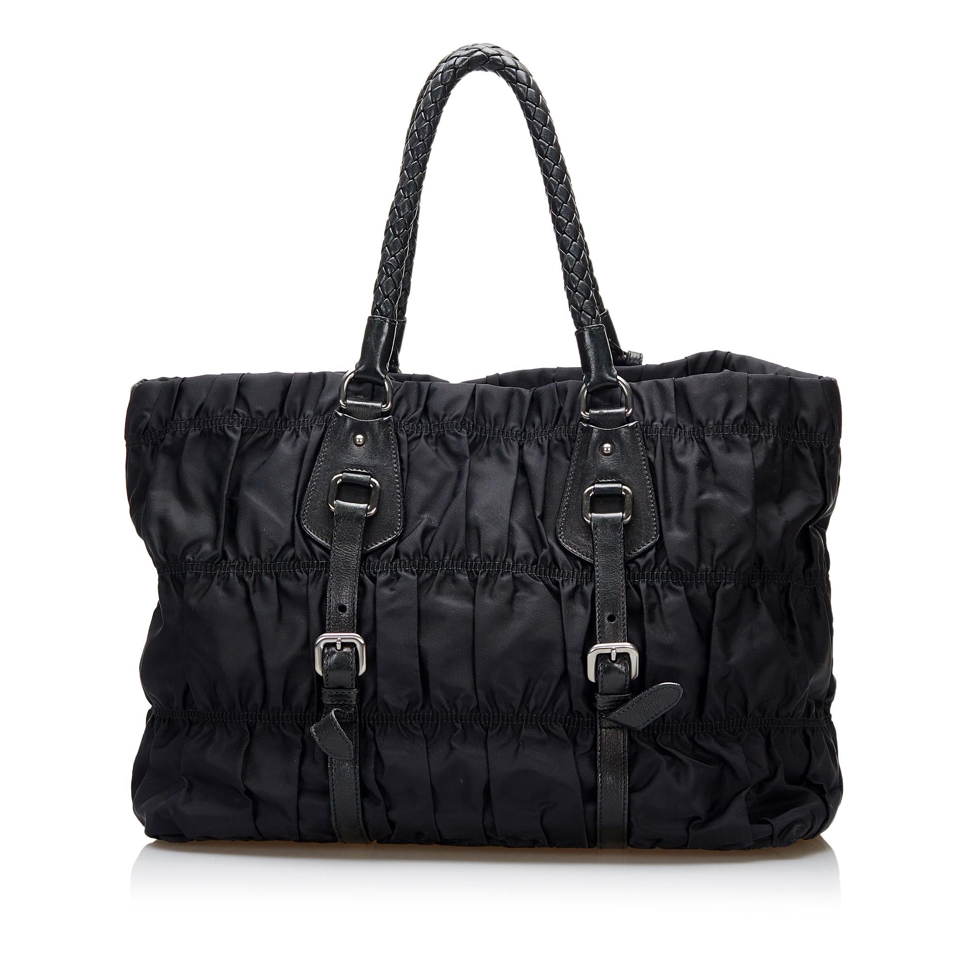 Prada Tessuto Gaufre Tote (SHG-GeEzlG)