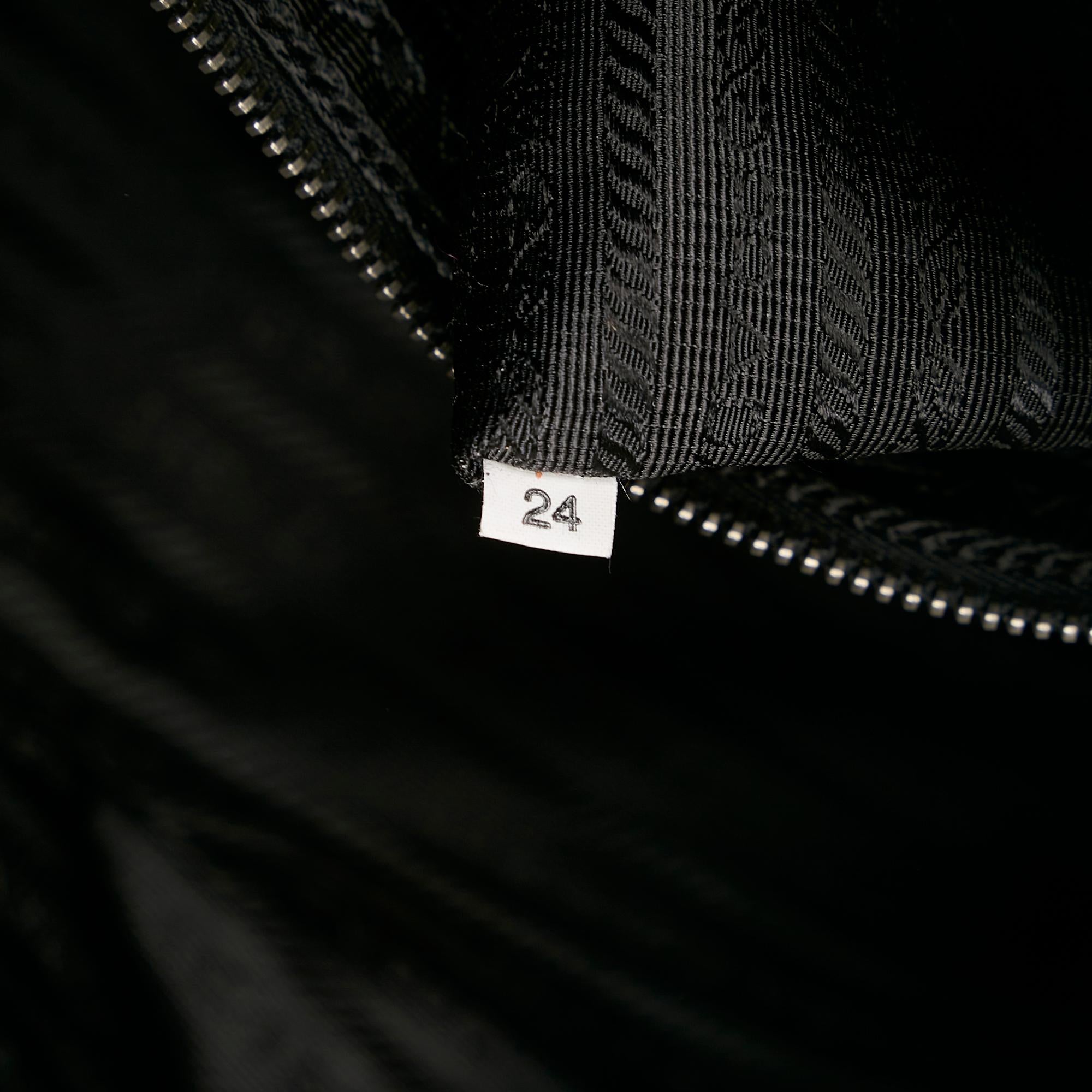 Prada Tessuto Gaufre Tote (SHG-GeEzlG)