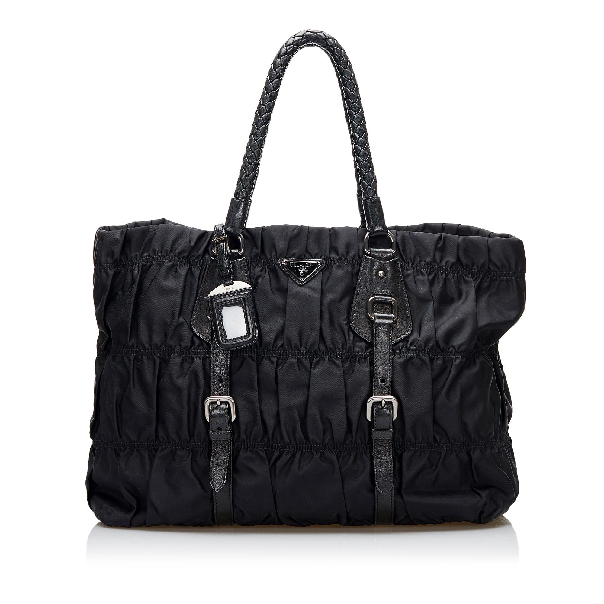 Prada Tessuto Gaufre Tote (SHG-GeEzlG)