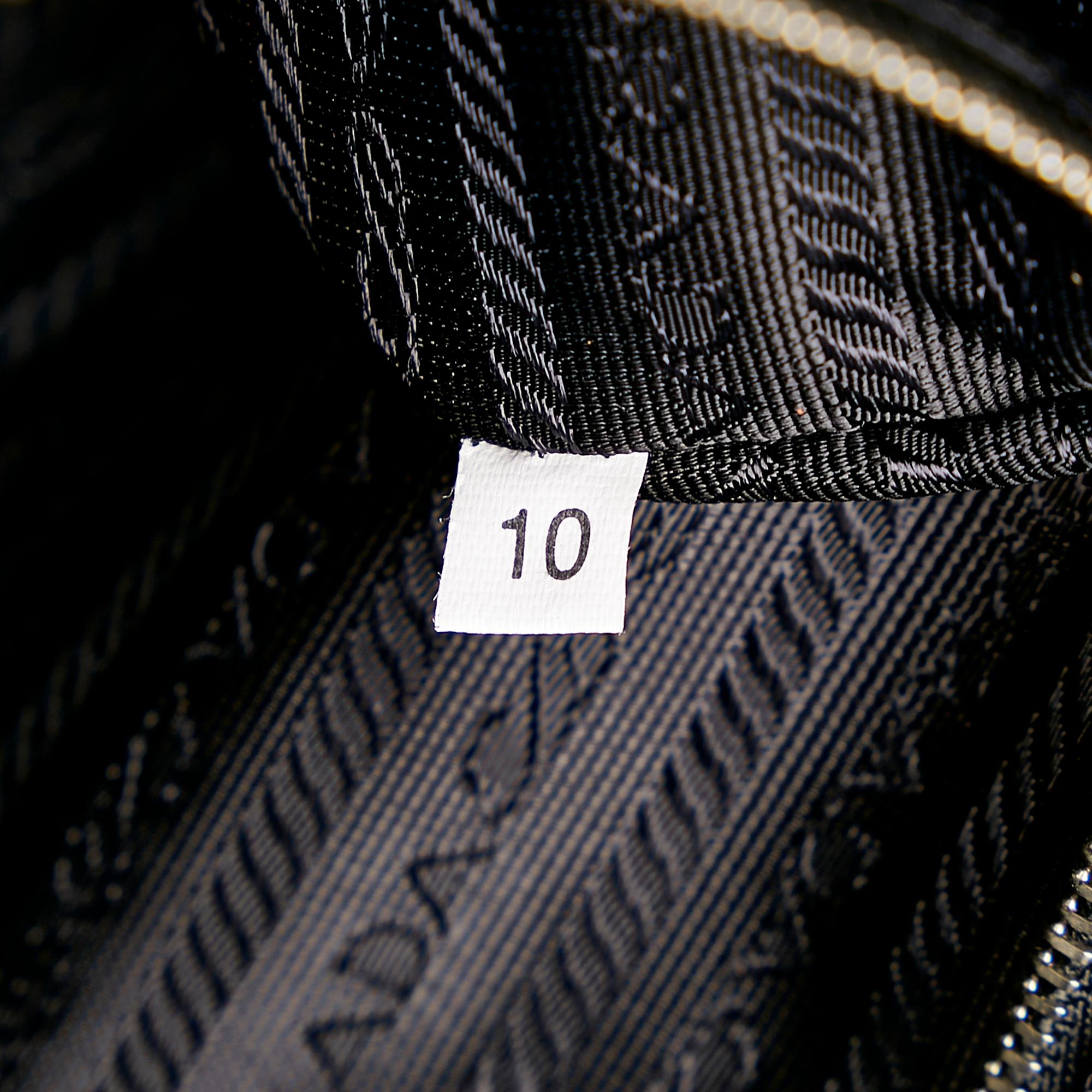 Prada Tessuto Shoulder Bag (SHG-KVLfZd)