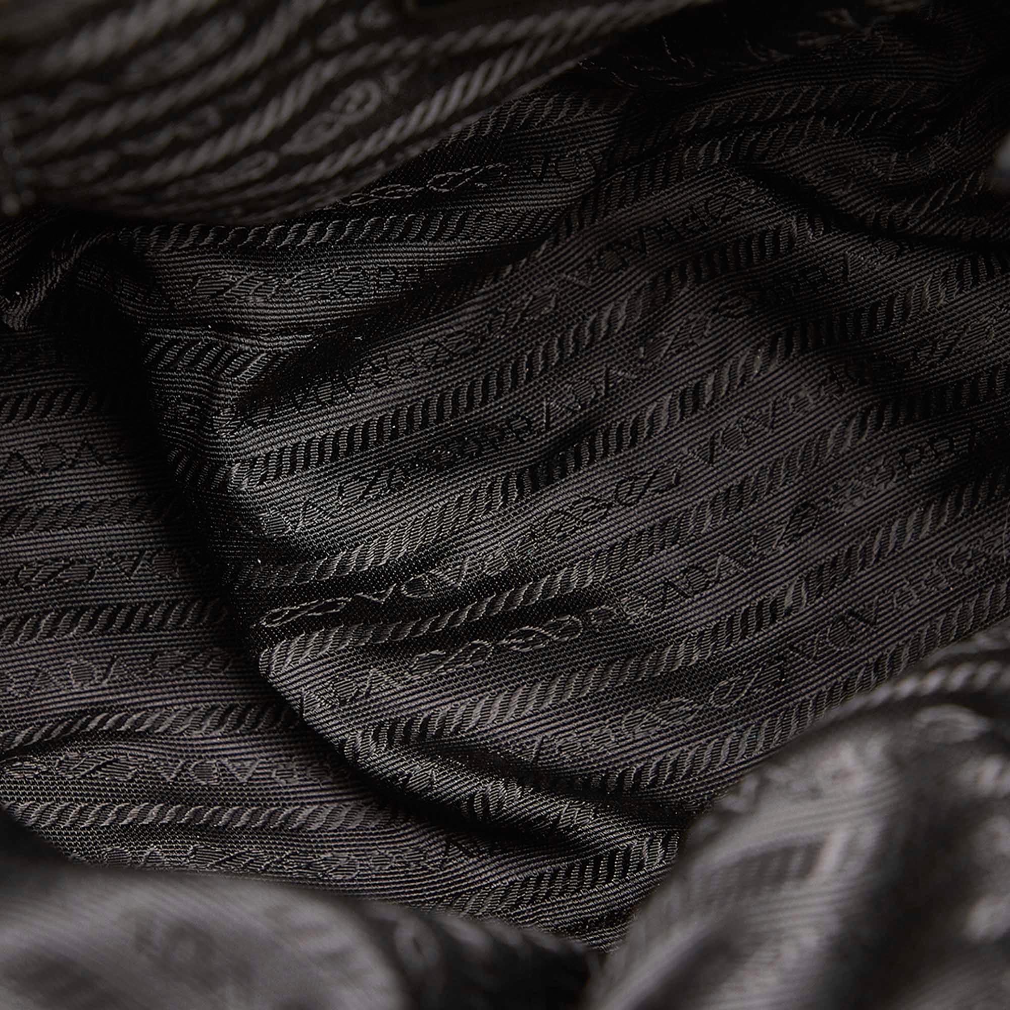 Prada Tessuto Tote Bag (SHG-31501)