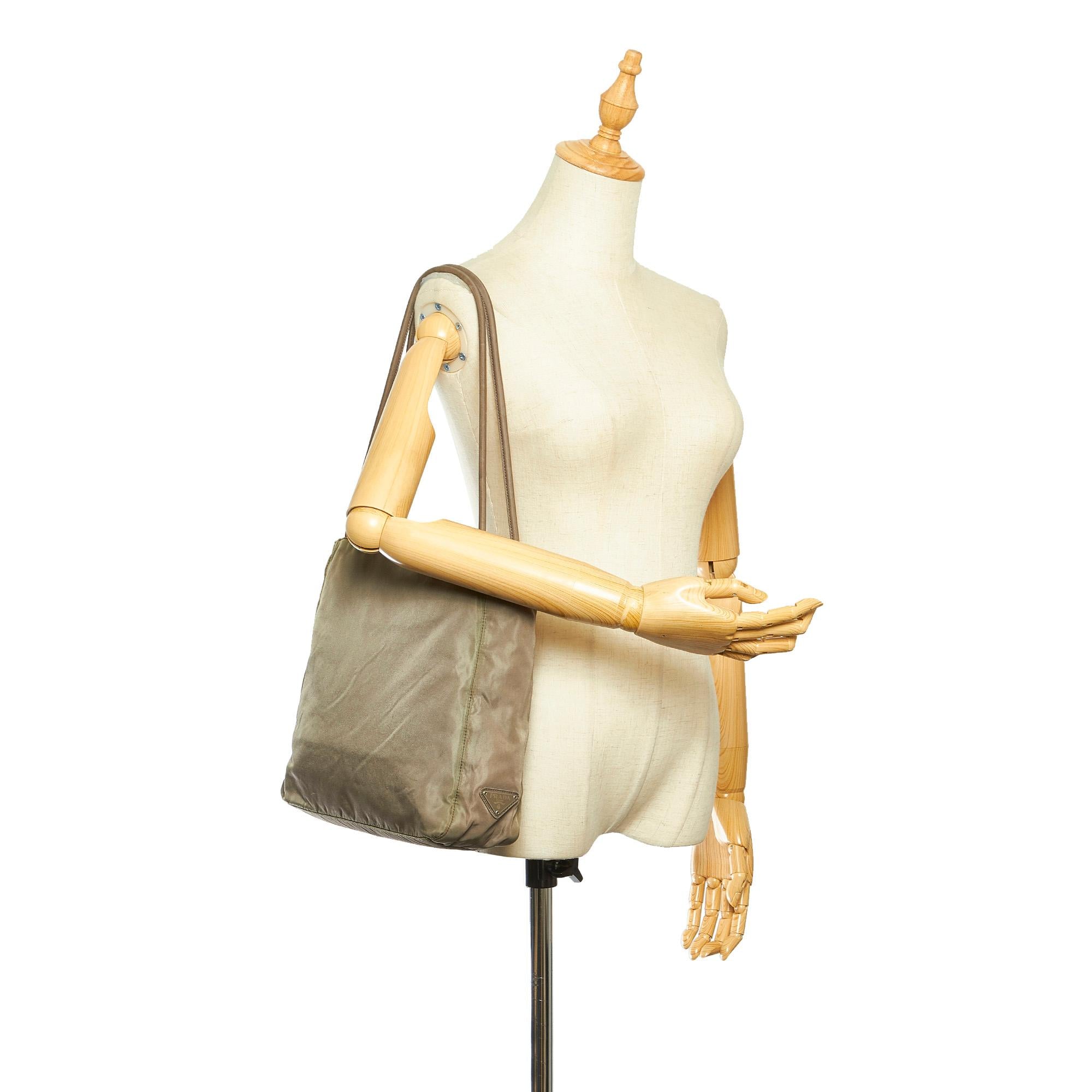 Prada Tessuto Tote Bag (SHG-32374)