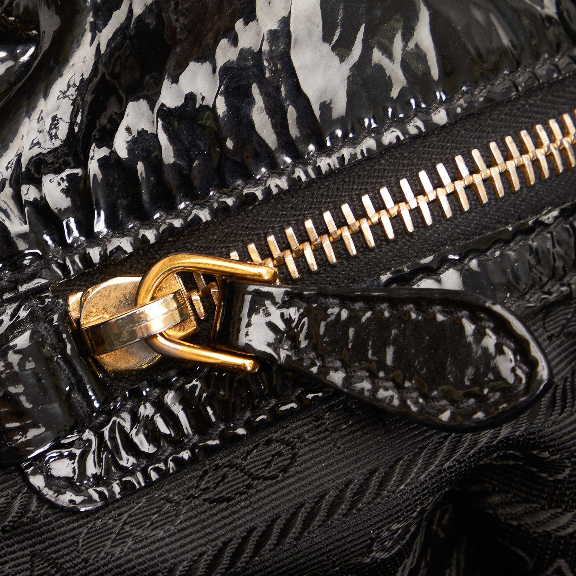 Prada Tessuto Tote Bag (SHG-36111)