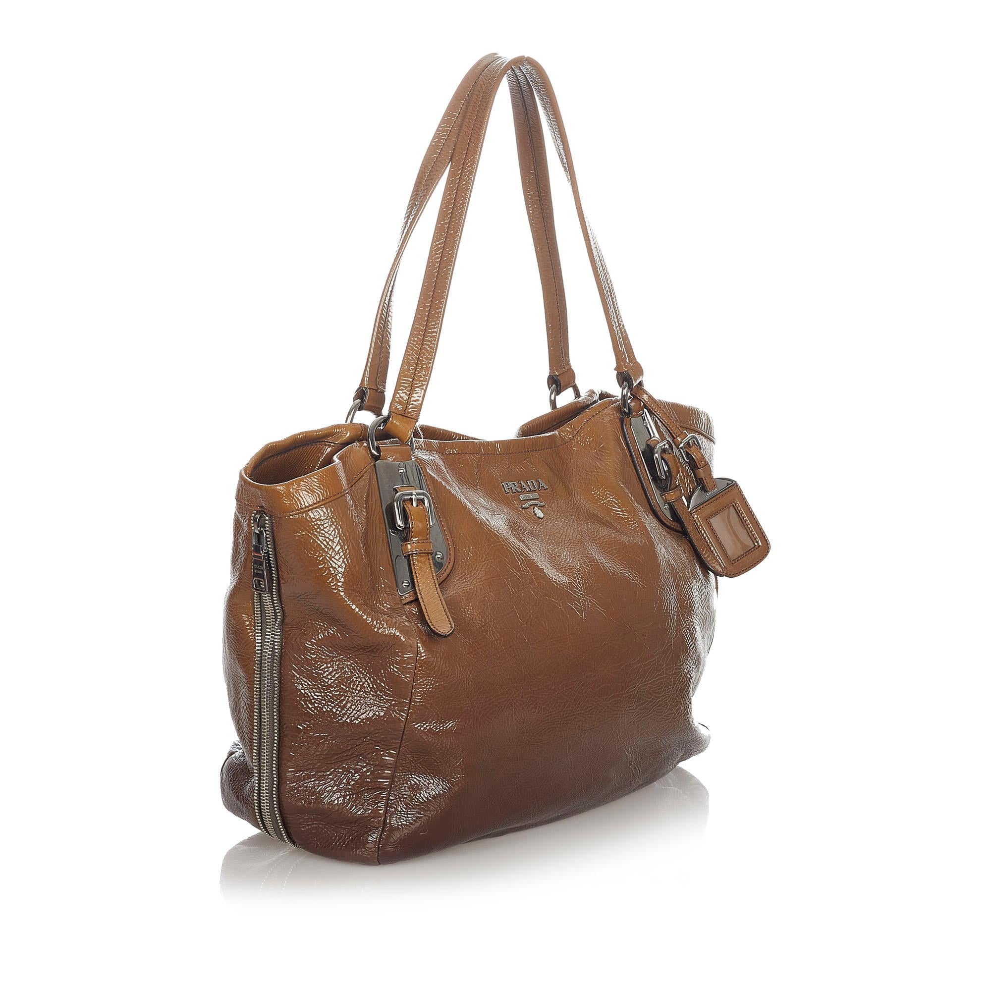 Prada Vernice Sfumato Shopping Tote Bag (SHG-31517)