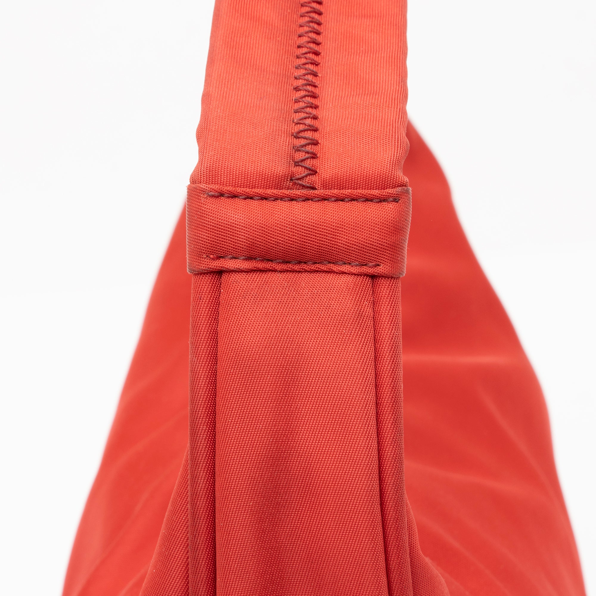 Prada Vintage Tessuto Hobo (SHF-SAtjcj)