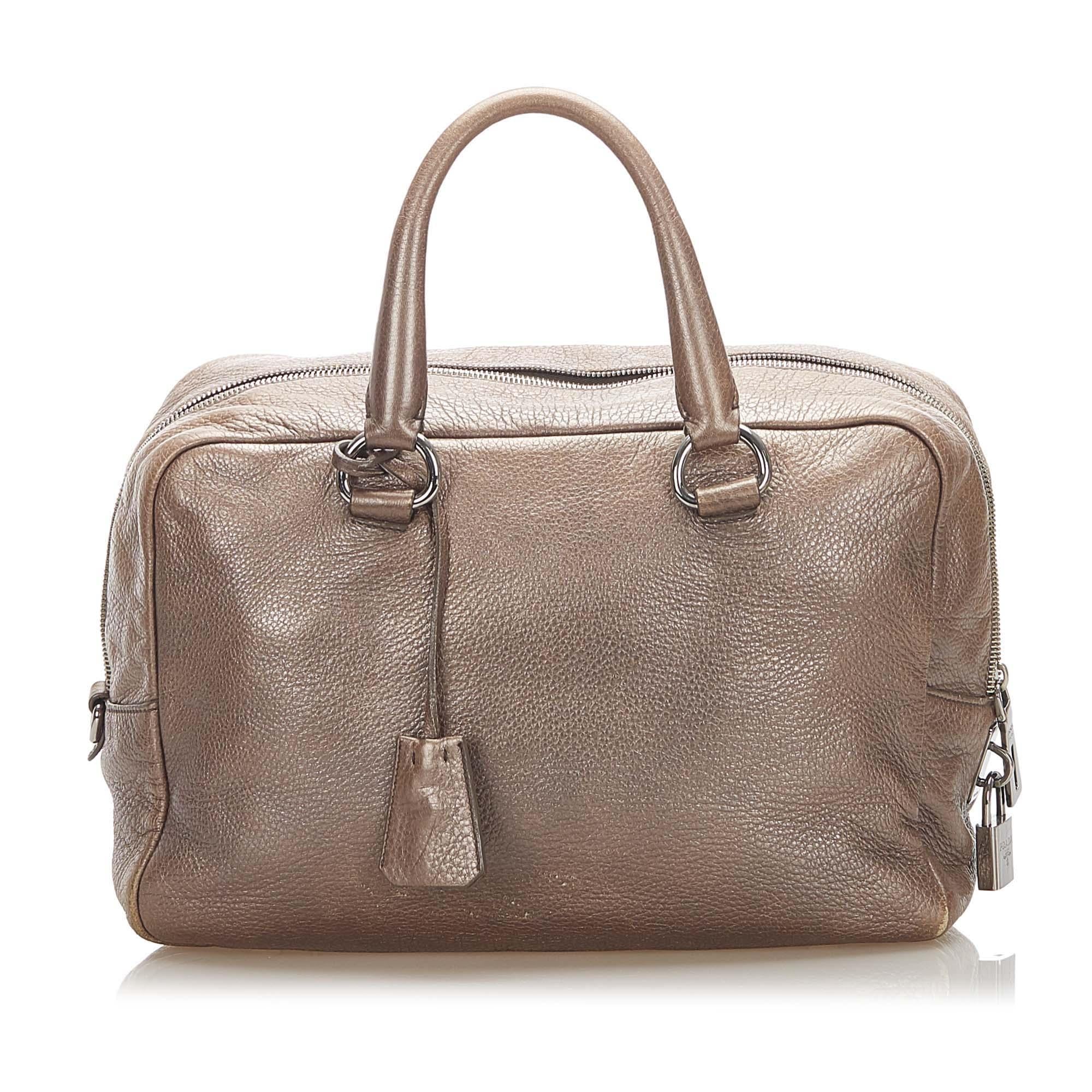 Prada Vitello Daino Handbag (SHG-17695)