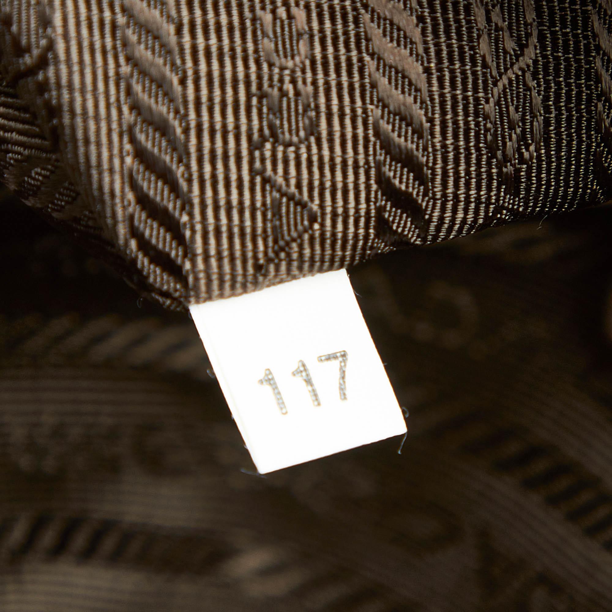 Prada Vitello Daino Handbag (SHG-17695)