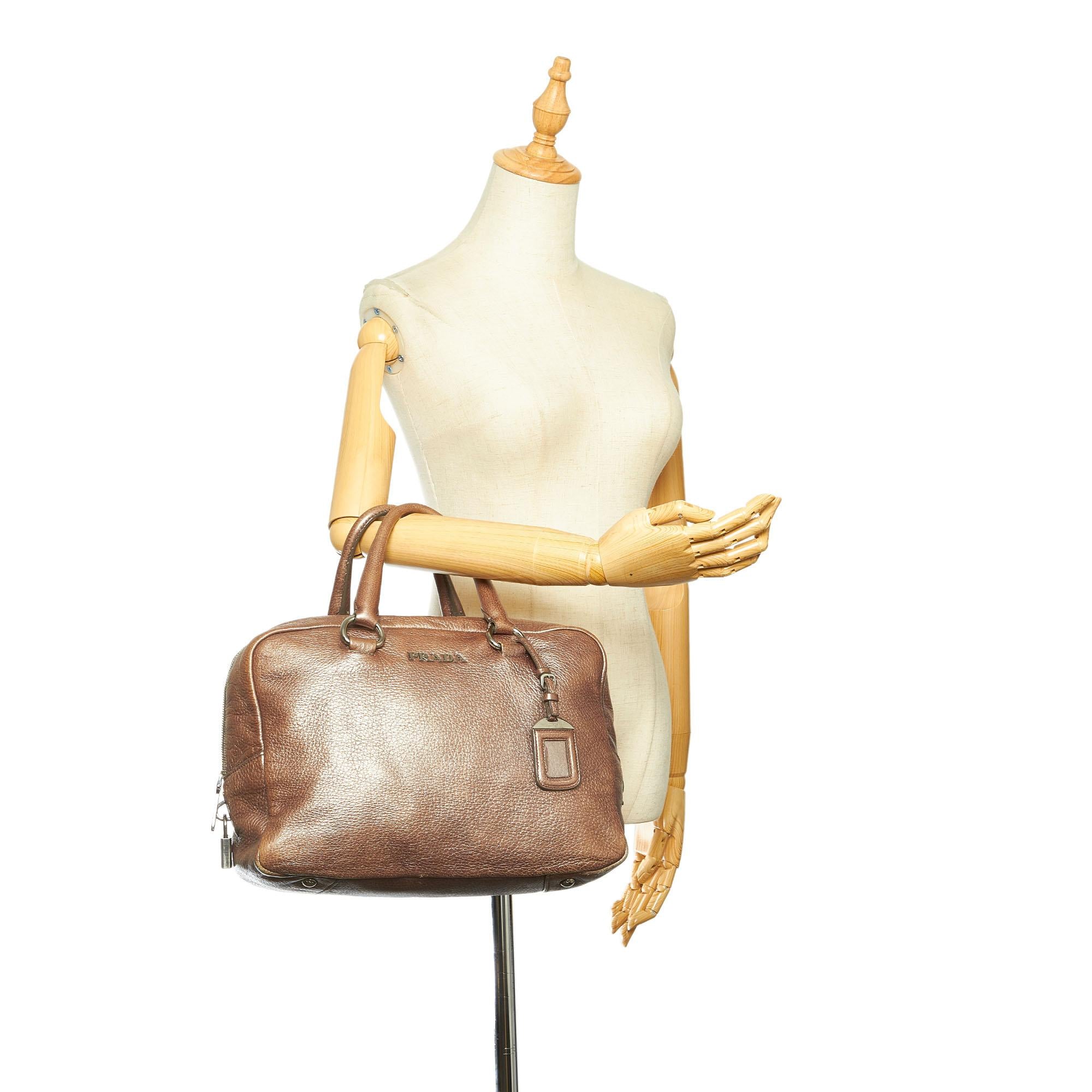 Prada Vitello Daino Handbag (SHG-17695)