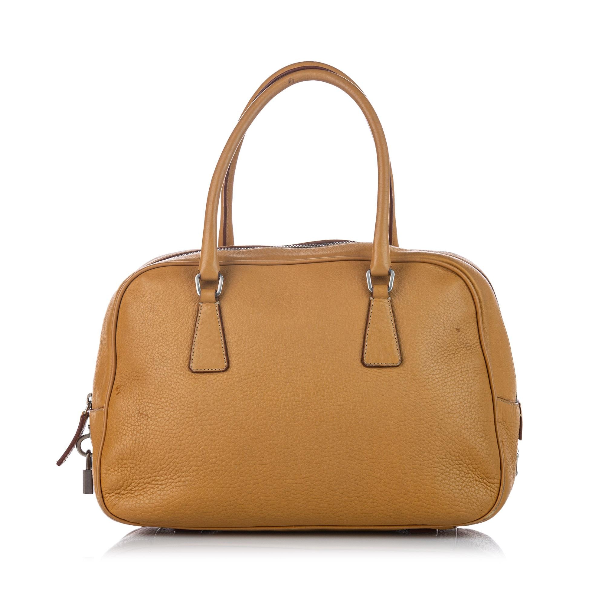 Prada Vitello Daino Handbag (SHG-21725)