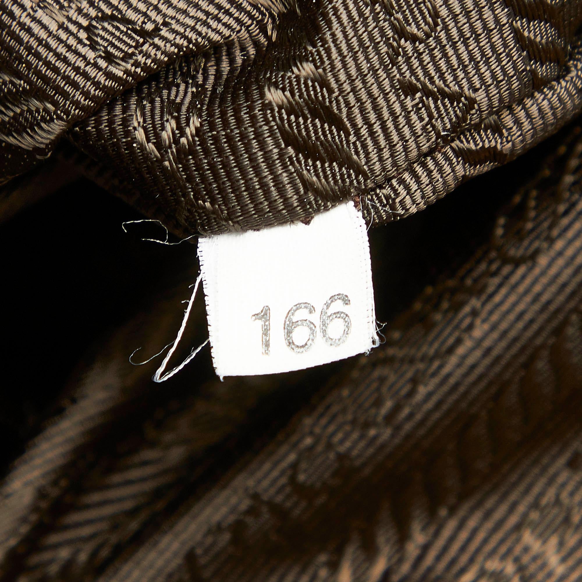 Prada Vitello Daino Handbag (SHG-31693)