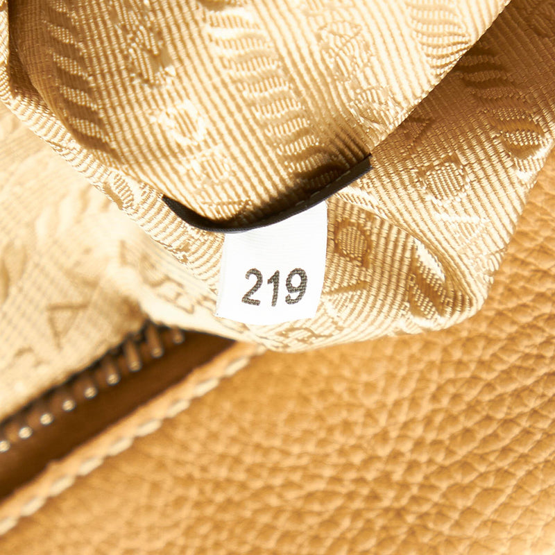 Prada Vitello Daino Logo Handbag (SHG-31669)