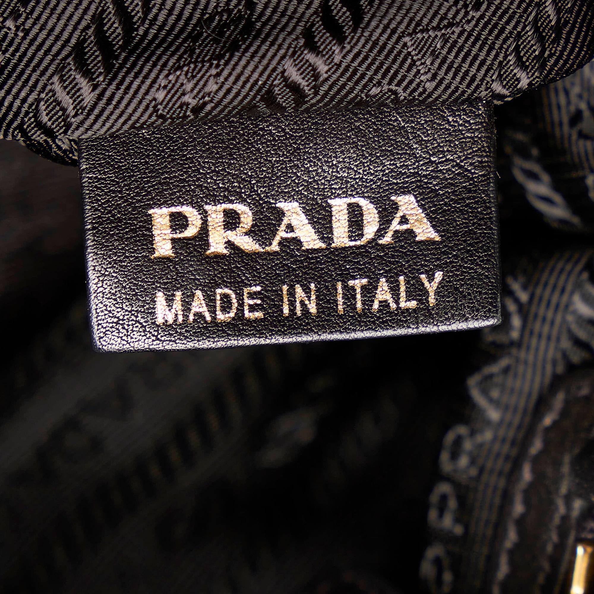 Prada Vitello Daino Shoulder Bag (SHG-29530)