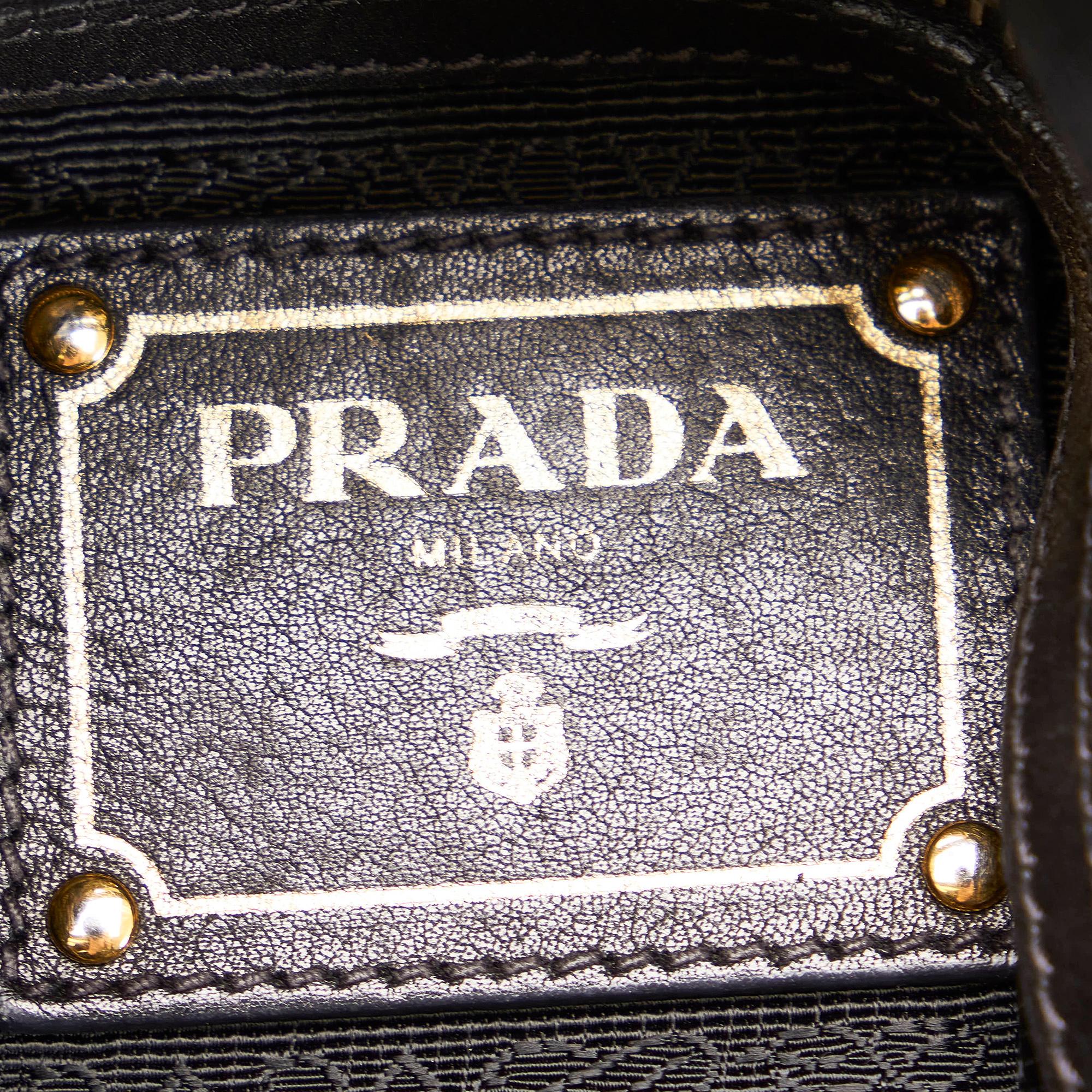 Prada Vitello Daino Shoulder Bag (SHG-29530)