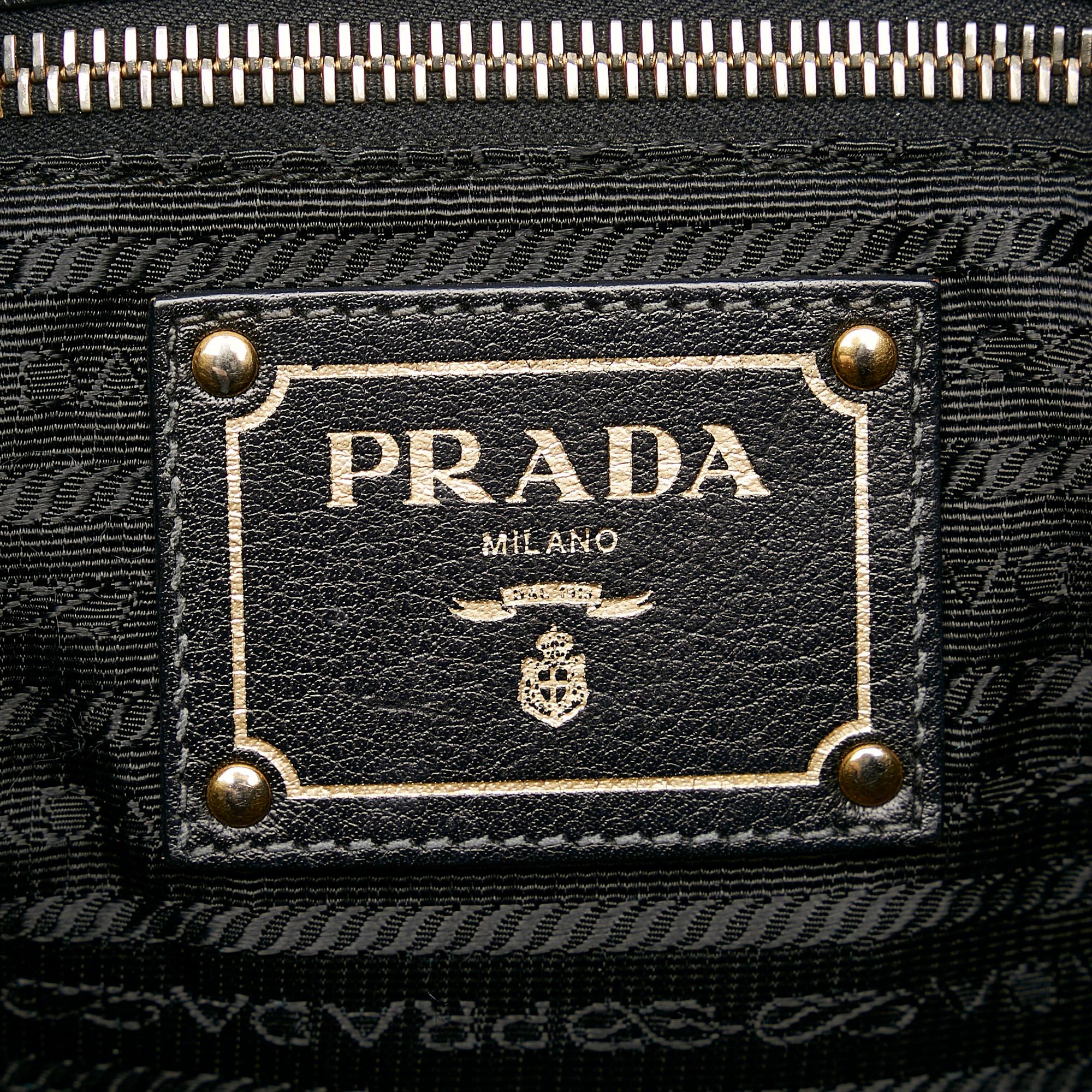 Prada Vitello Daino Shoulder Bag (SHG-32452)