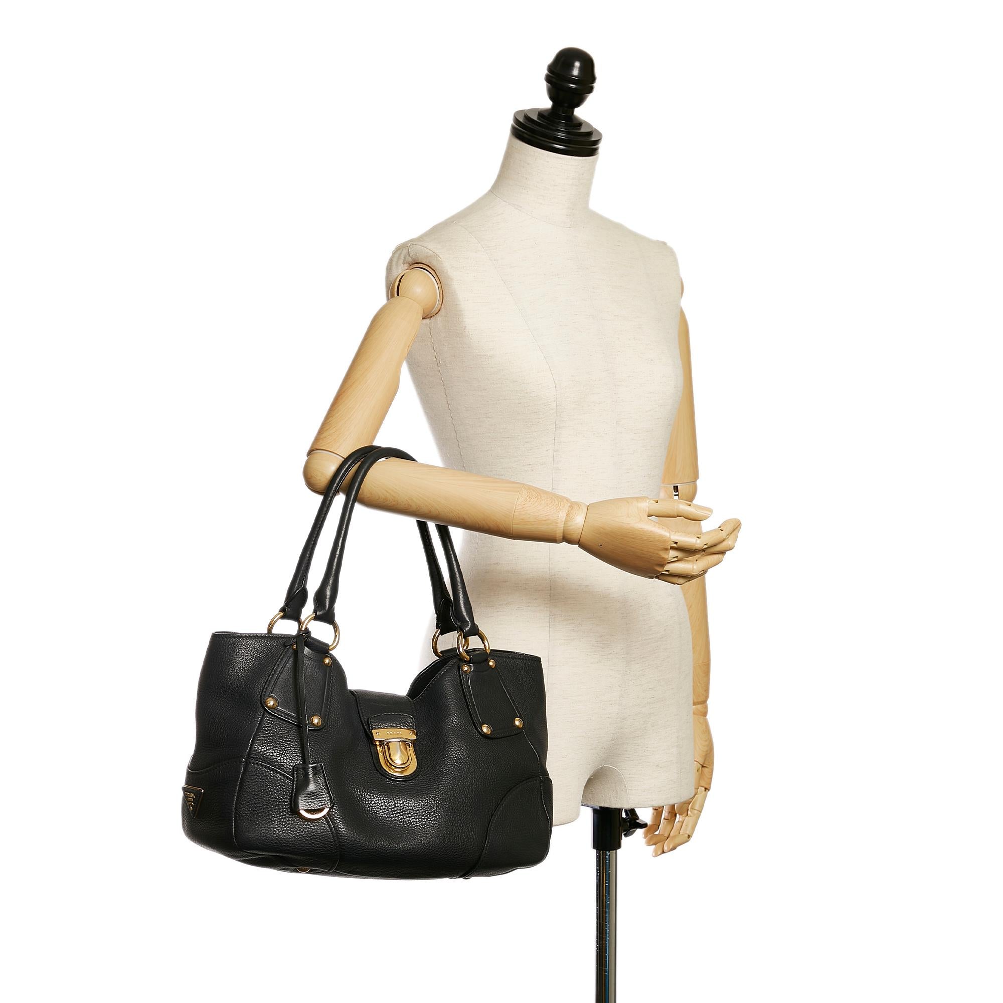 Prada Vitello Daino Shoulder Bag (SHG-32452)