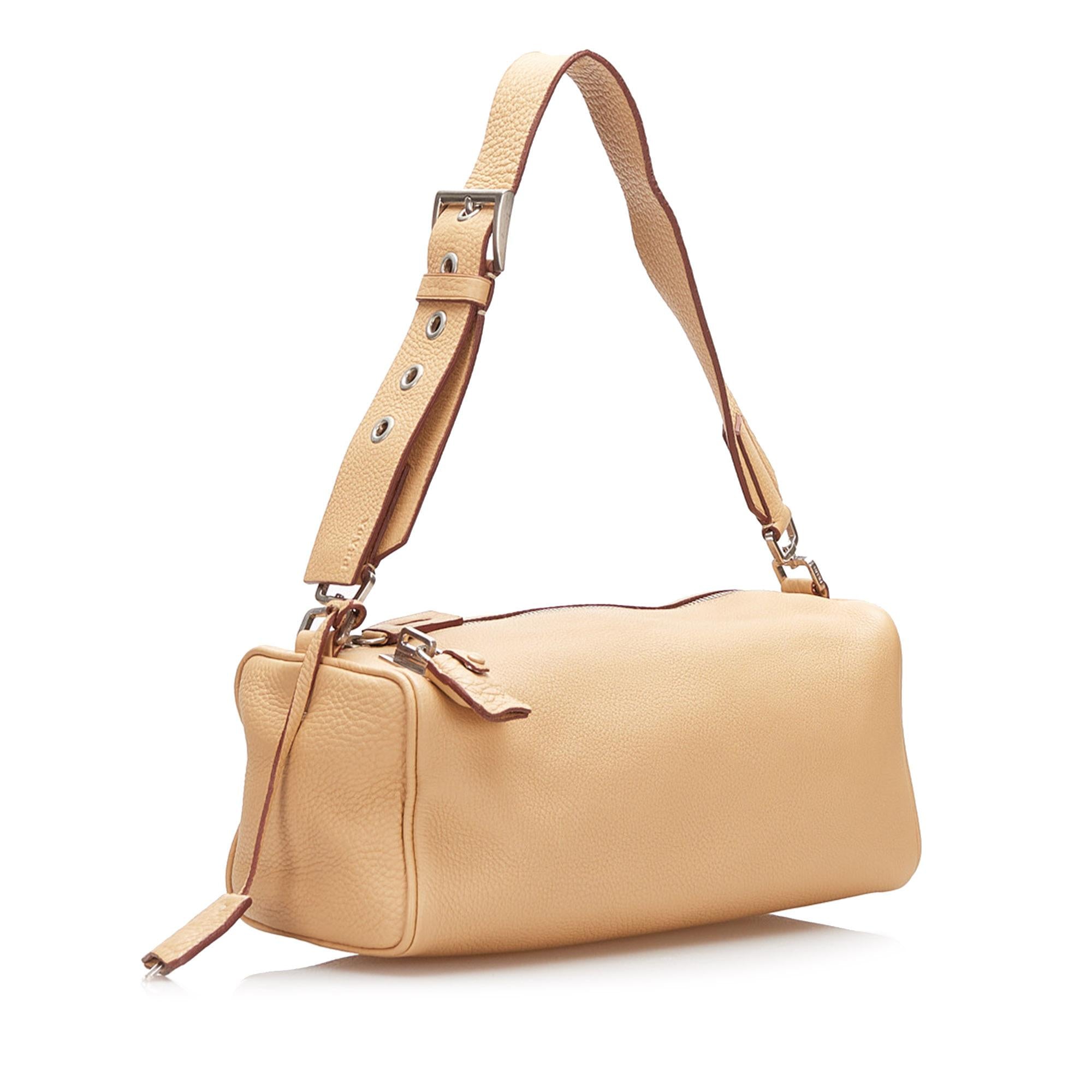 Prada Vitello Daino Shoulder Bag (SHG-g9uKnn)