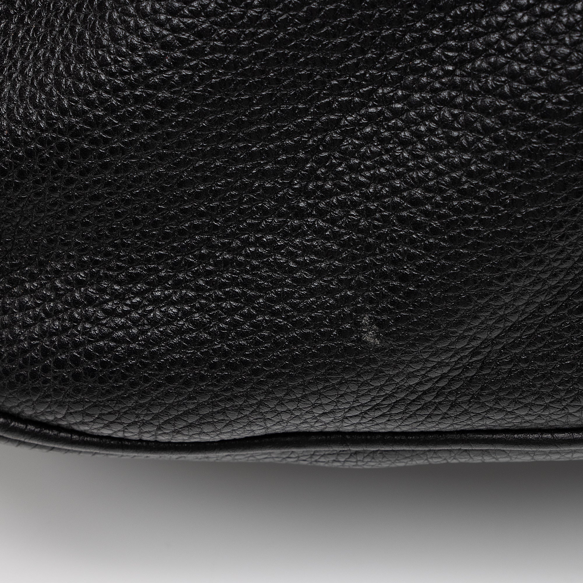 Prada Vitello Daino Side Pocket Flap Bag (SHF-aKkOkE)