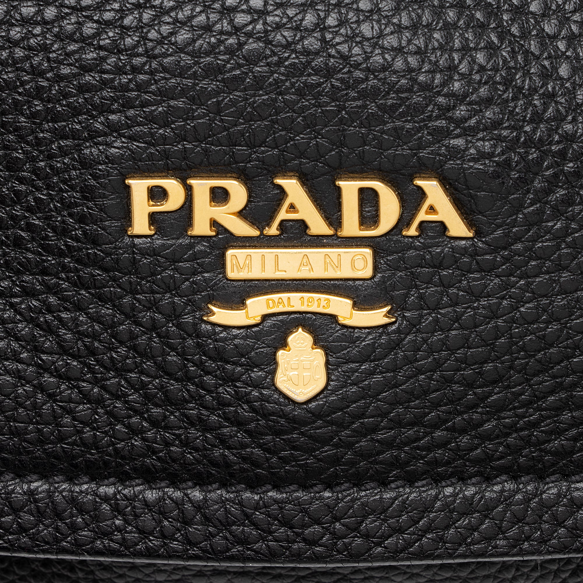 Prada Vitello Daino Side Pocket Flap Bag (SHF-aKkOkE)