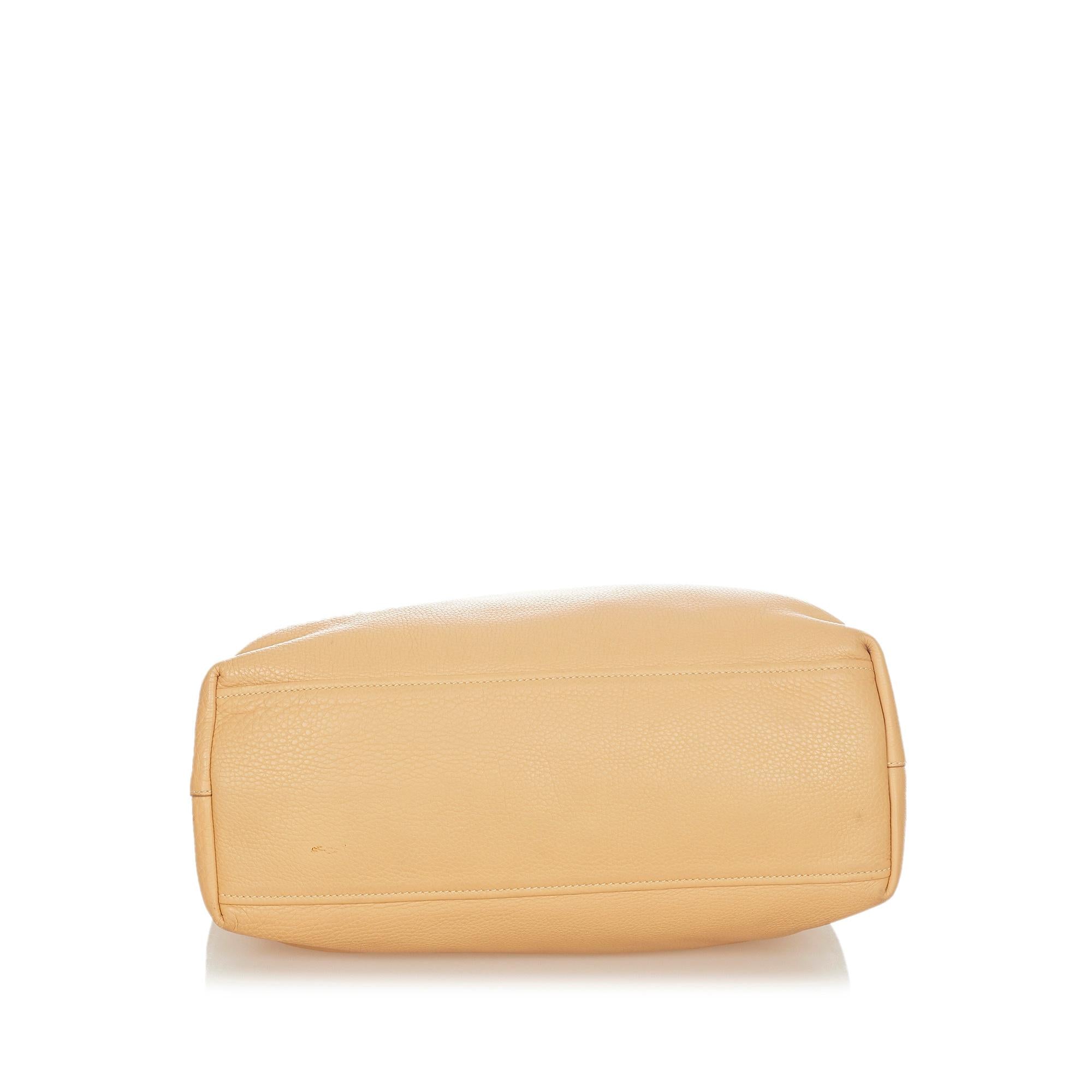 Prada Vitello Daino Tote Bag (SHG-20808)