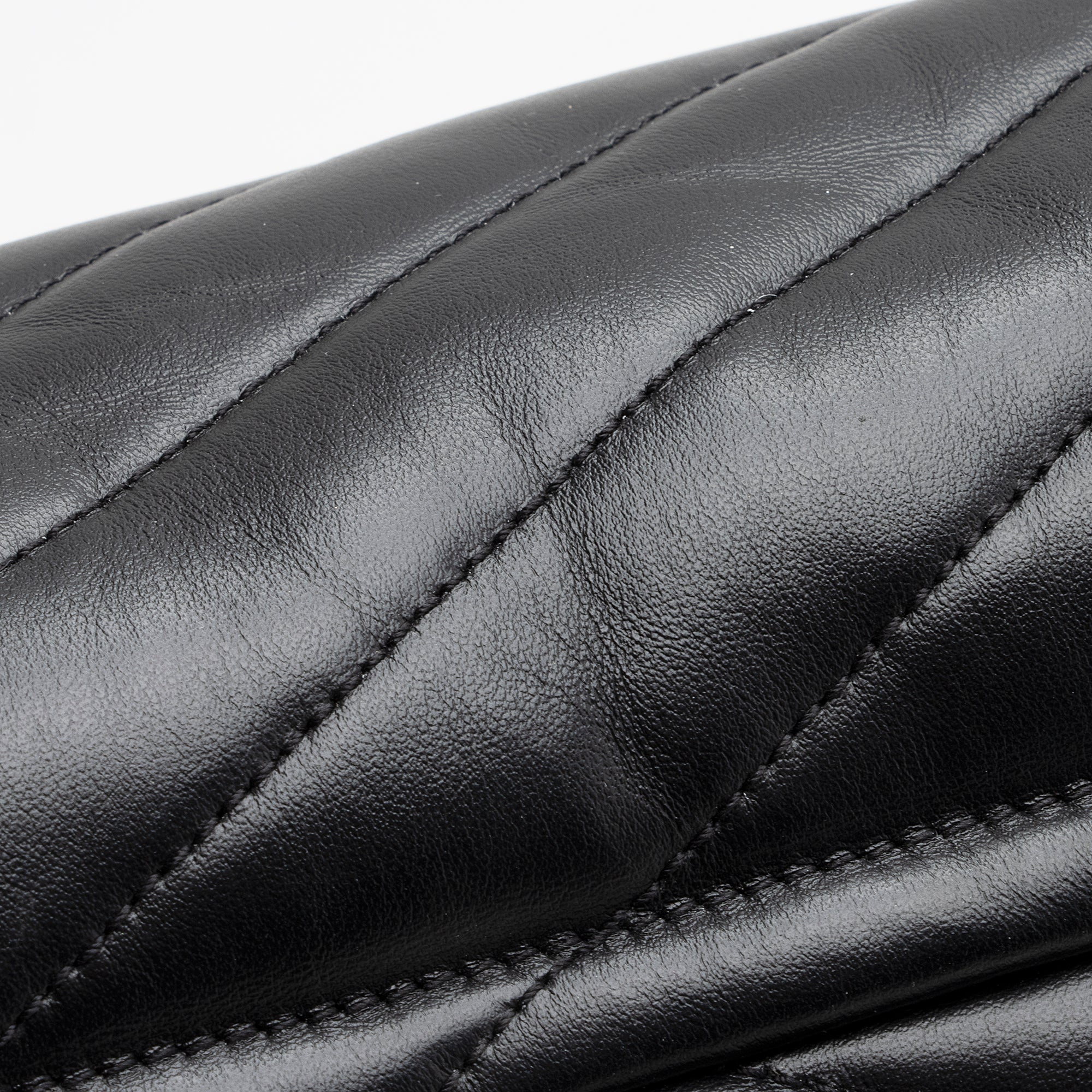 Saint Laurent Calfskin Matelasse Monogram LouLou Chain Large Shoulder Bag (SHF-22169)