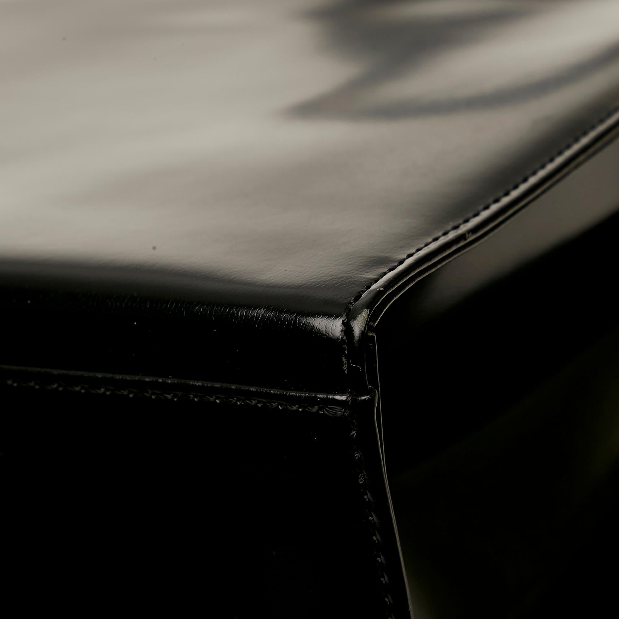 Saint Laurent Leather Handbag (SHG-35968)