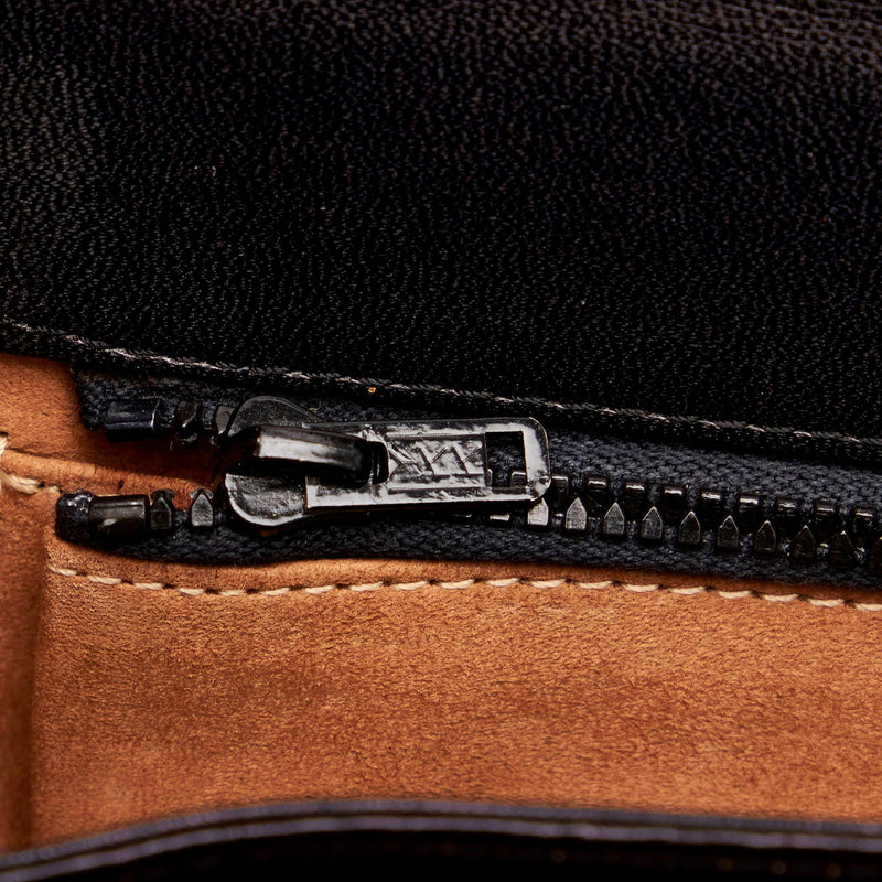 Saint Laurent Leather Shoulder Bag (SHG-27793)