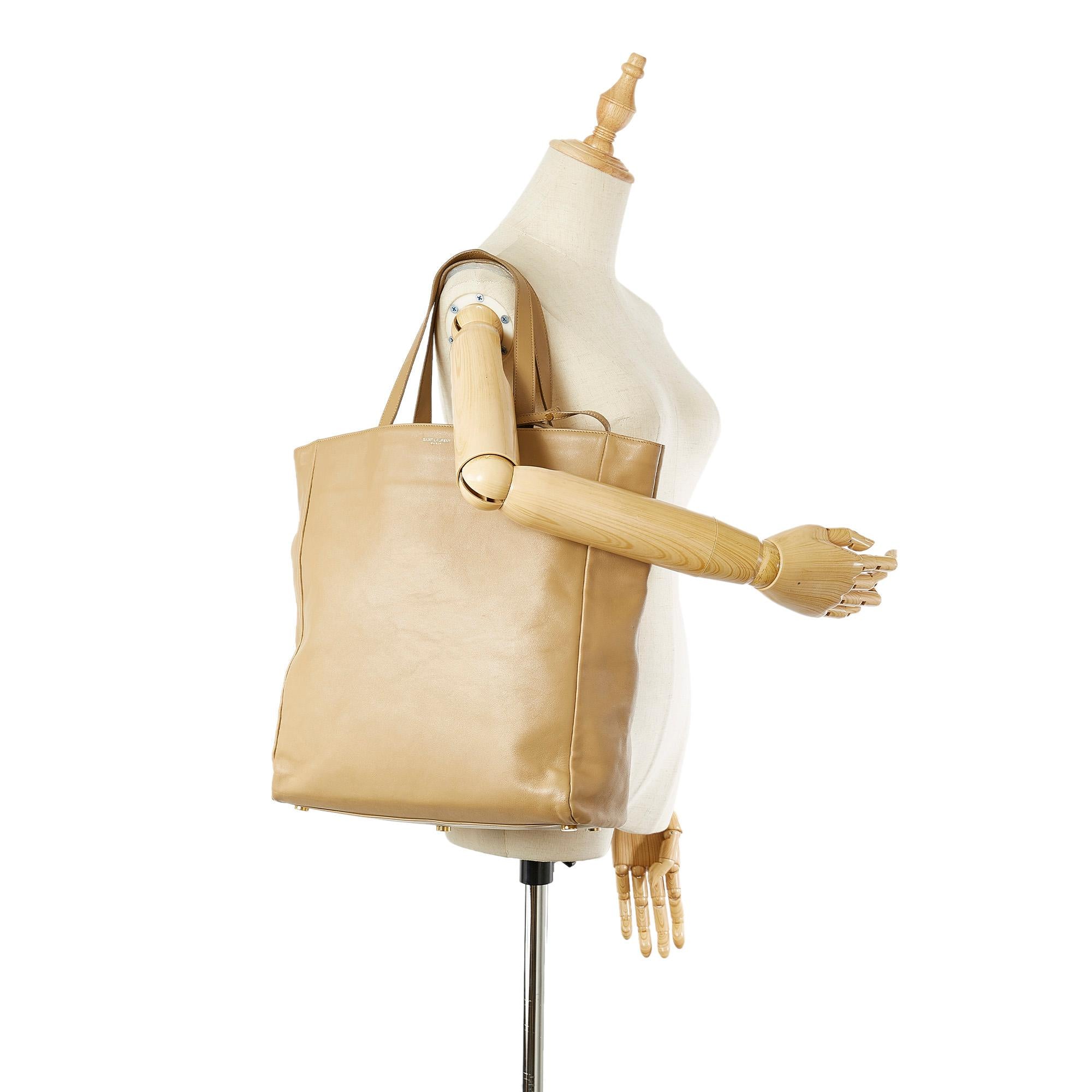 Saint Laurent Leather Tote Bag (SHG-31511)