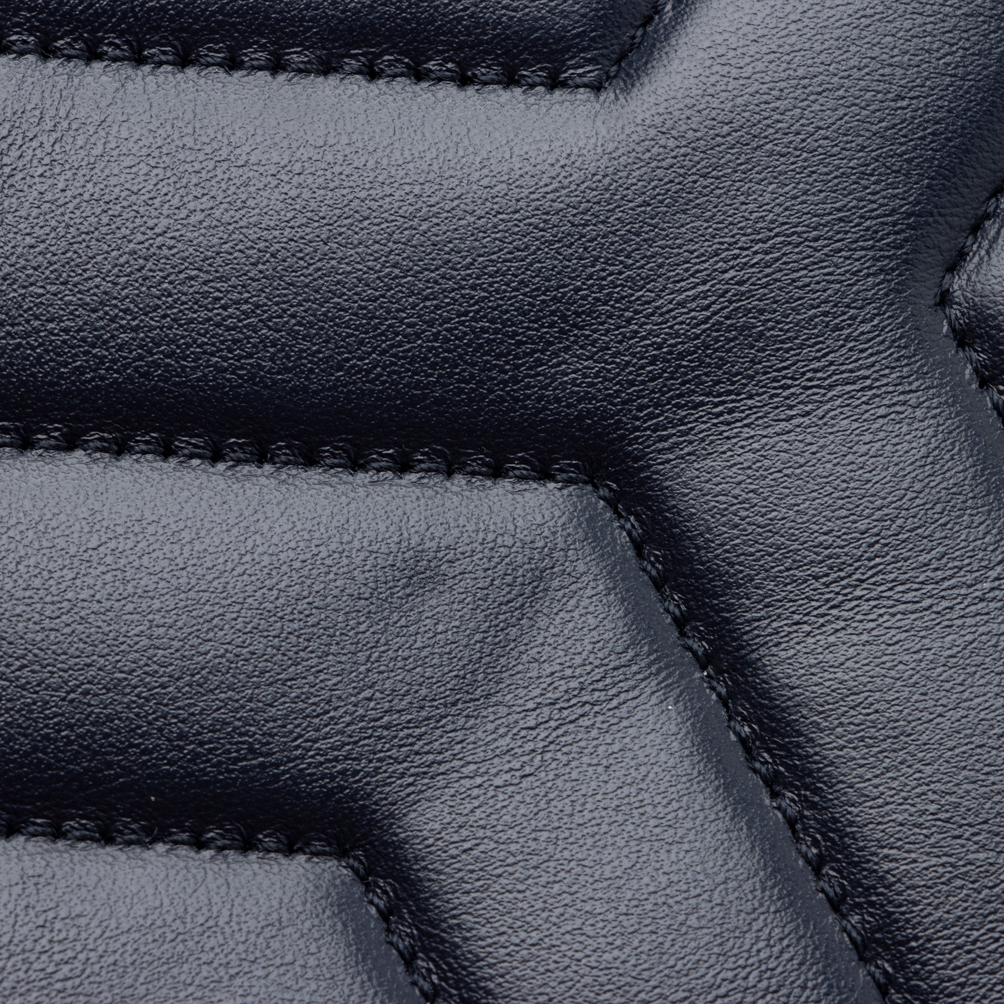 Saint Laurent Matelasse Calfskin Monogram LouLou Chain Small Crossbody Bag (SHF-HY4rvs)