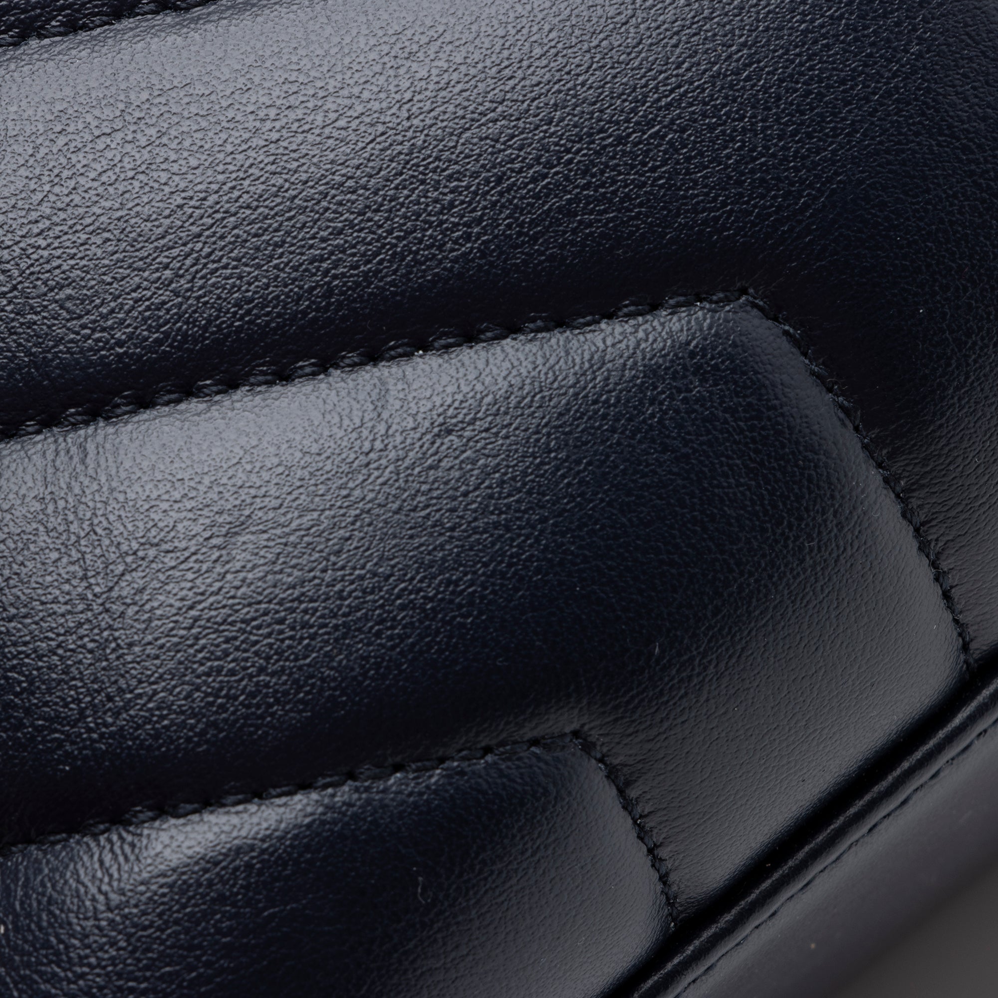 Saint Laurent Matelasse Calfskin Monogram LouLou Chain Small Crossbody Bag (SHF-HY4rvs)