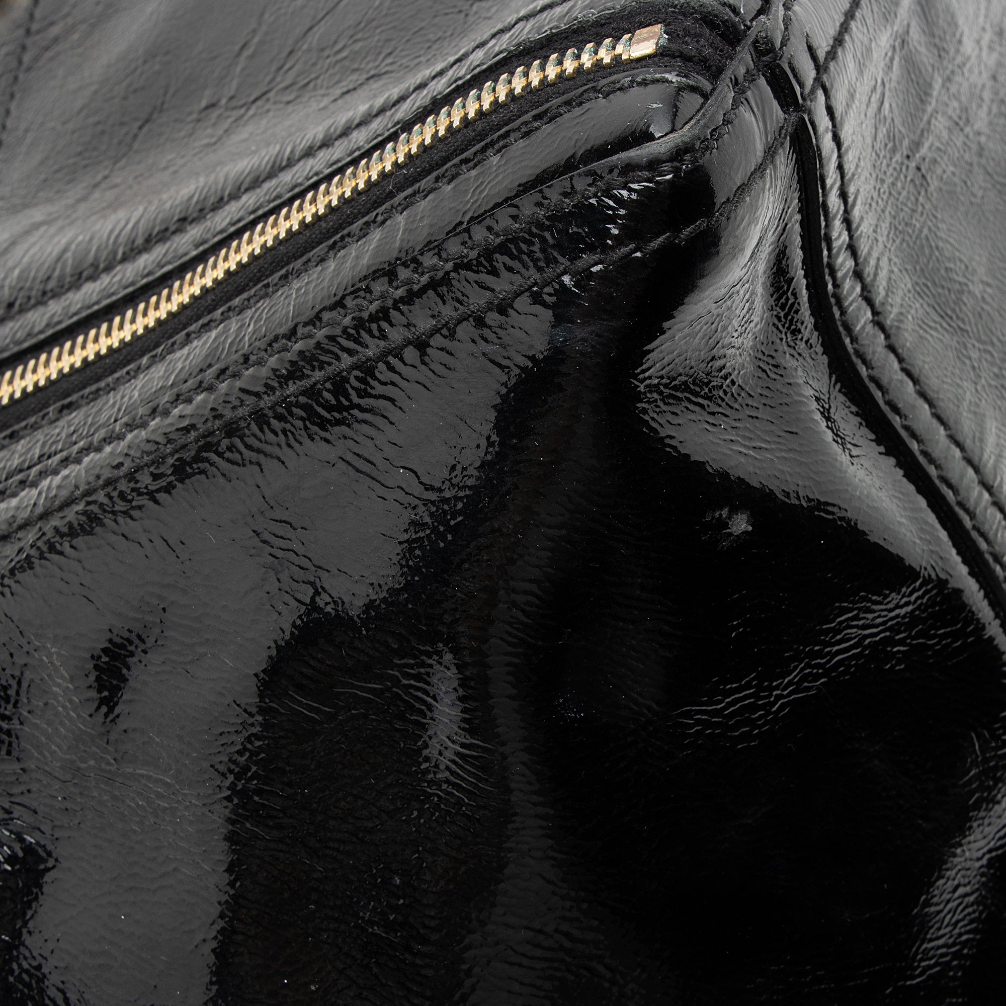Saint Laurent Patent Leather Downtown Large Tote (SHF-23143)