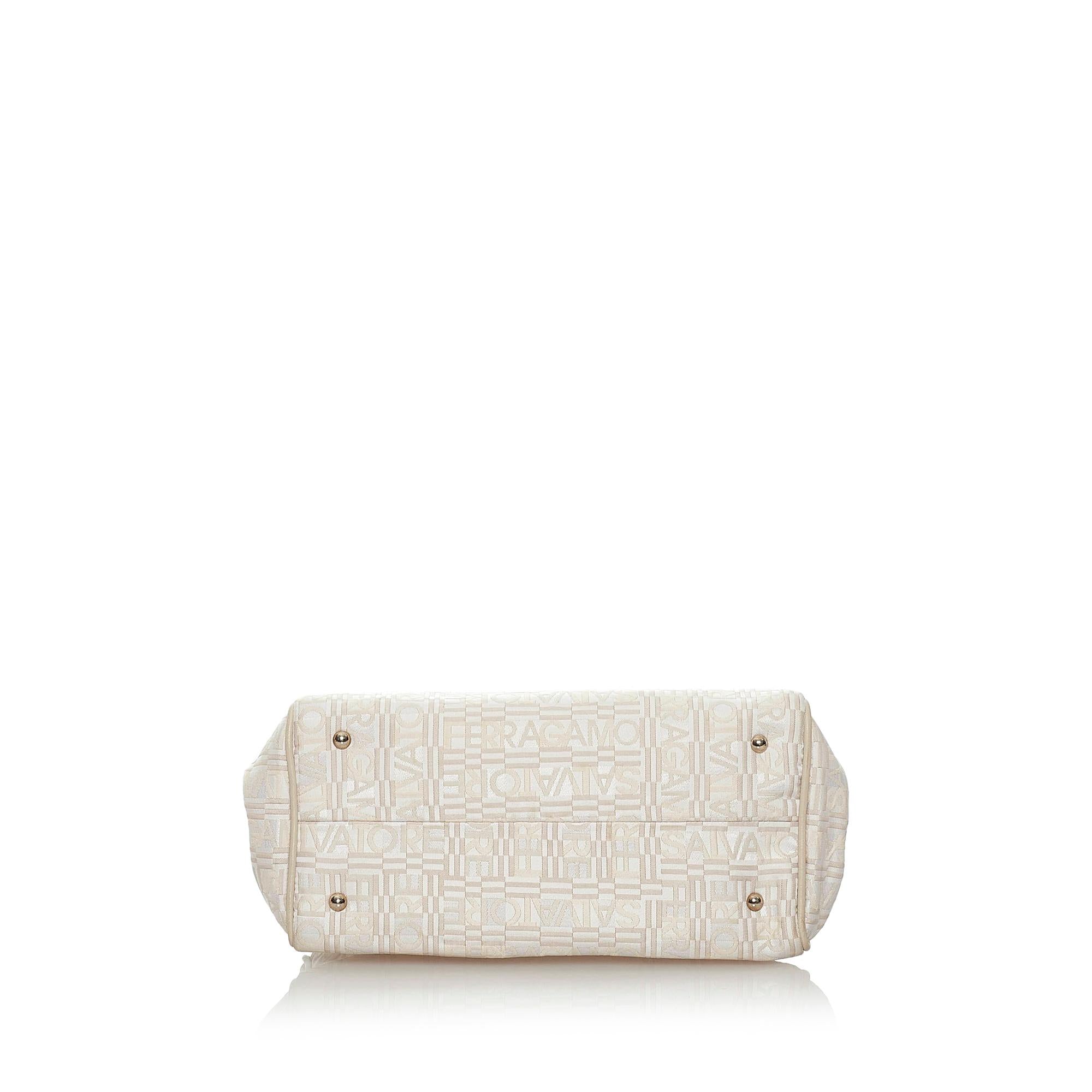Salvatore Ferragamo Canvas Shoulder Bag (SHG-28859)