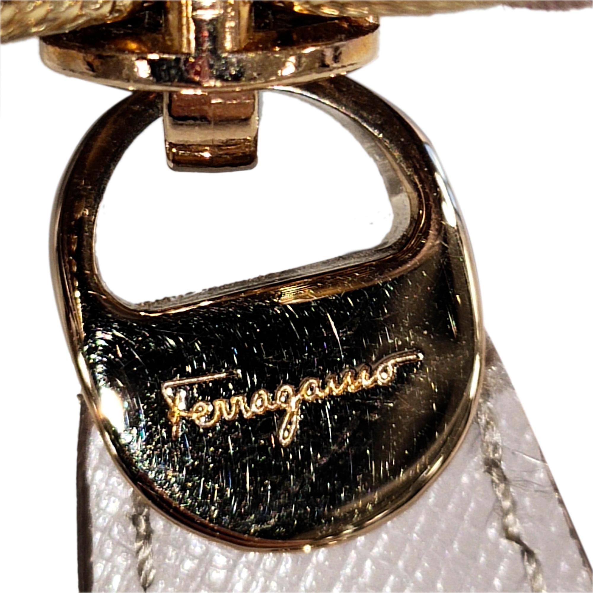 Salvatore Ferragamo Gancini Handbag (SHG-bD4CJL)