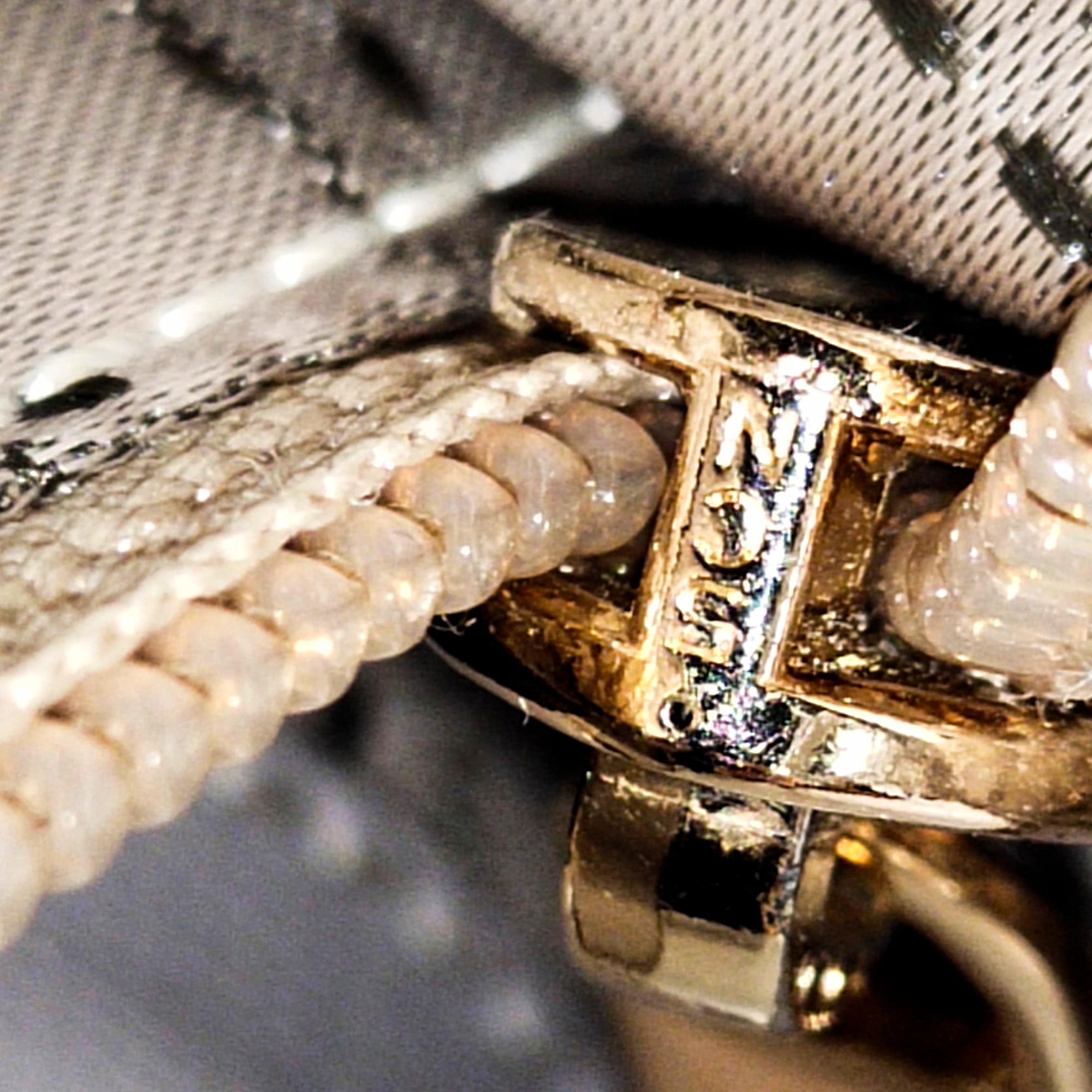 Salvatore Ferragamo Gancini Handbag (SHG-bD4CJL)