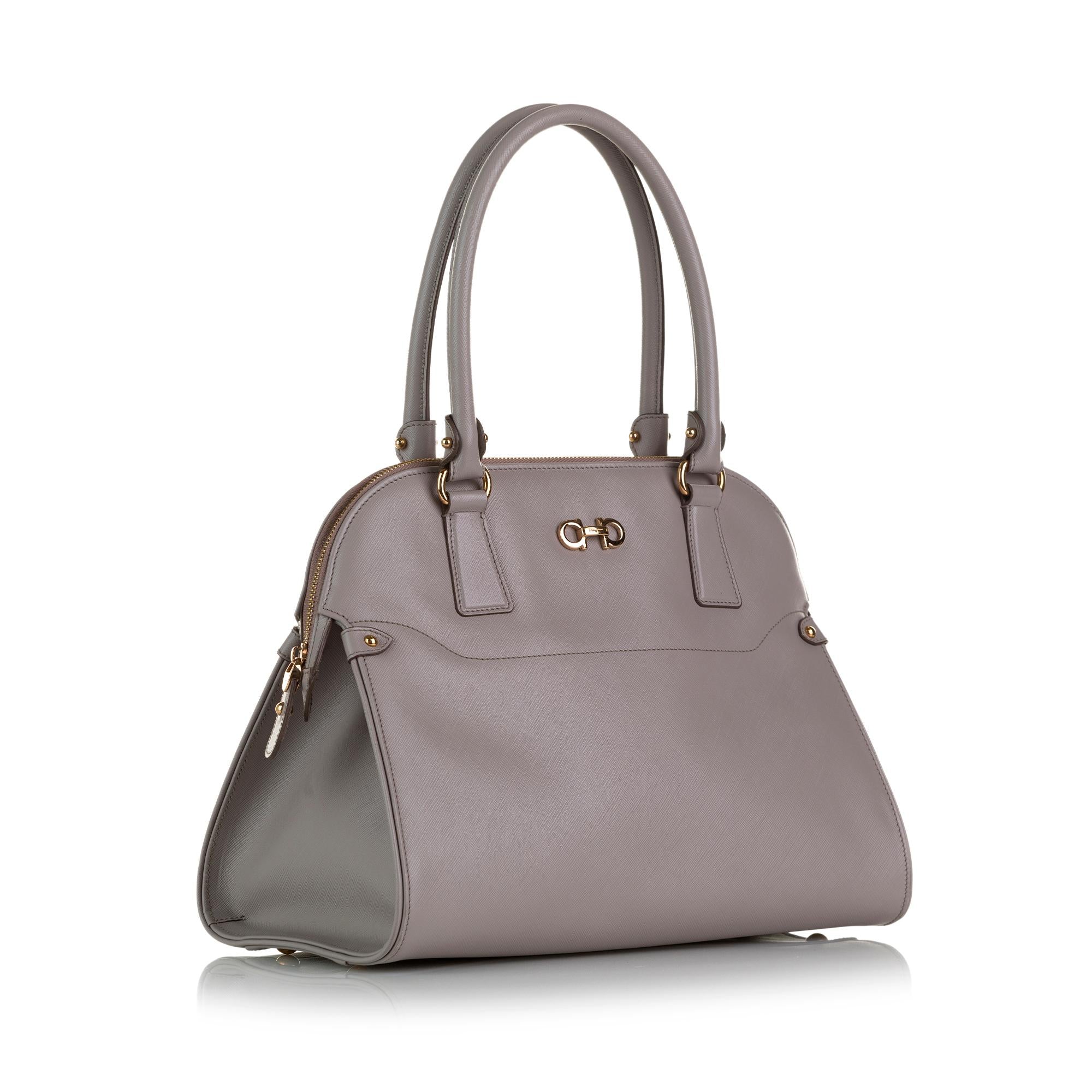 Salvatore Ferragamo Gancini Handbag (SHG-bD4CJL)