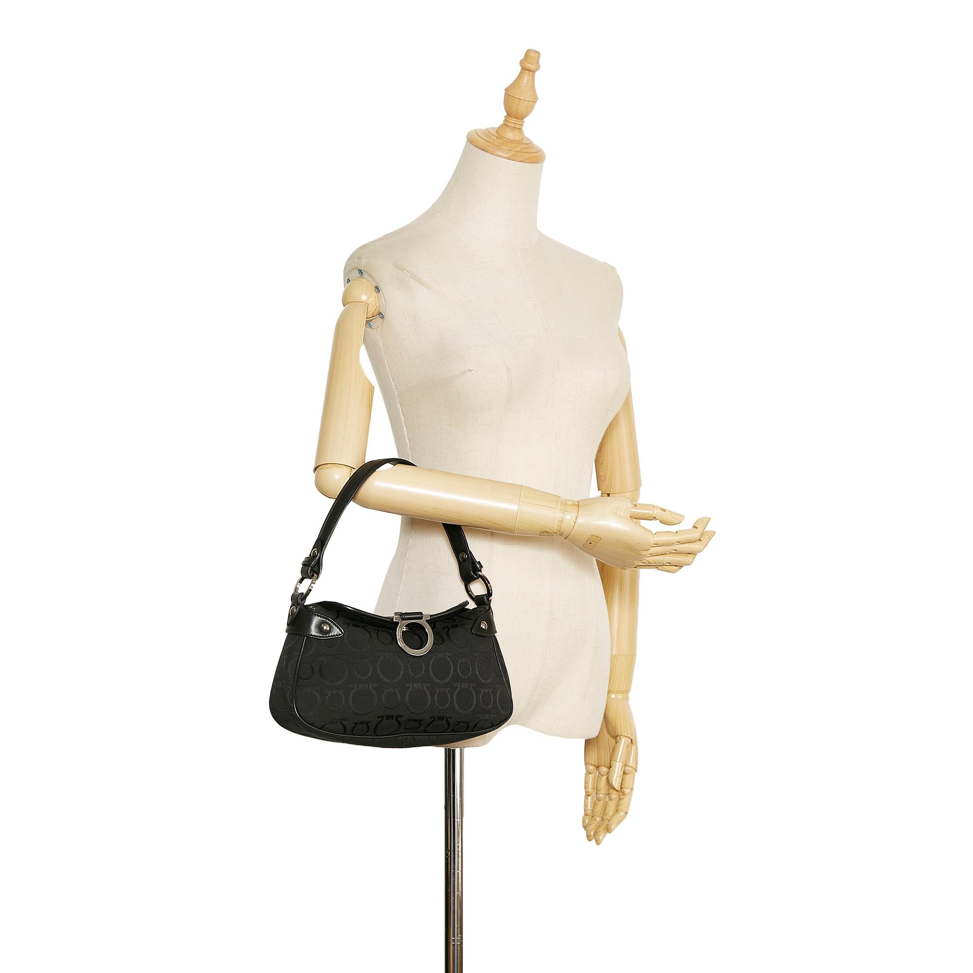 Salvatore Ferragamo Gancini Handbag (SHG-f6v15j)