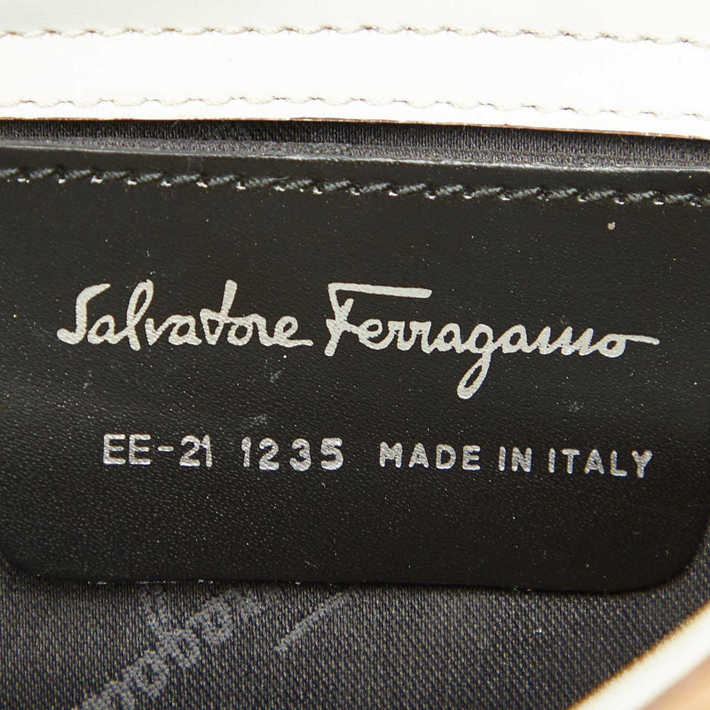 Salvatore Ferragamo Gancini Leather Shoulder Bag (SHG-31525)