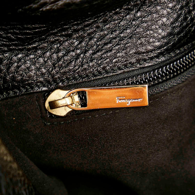 Salvatore Ferragamo Gancini Leather Shoulder Bag (SHG-31542)
