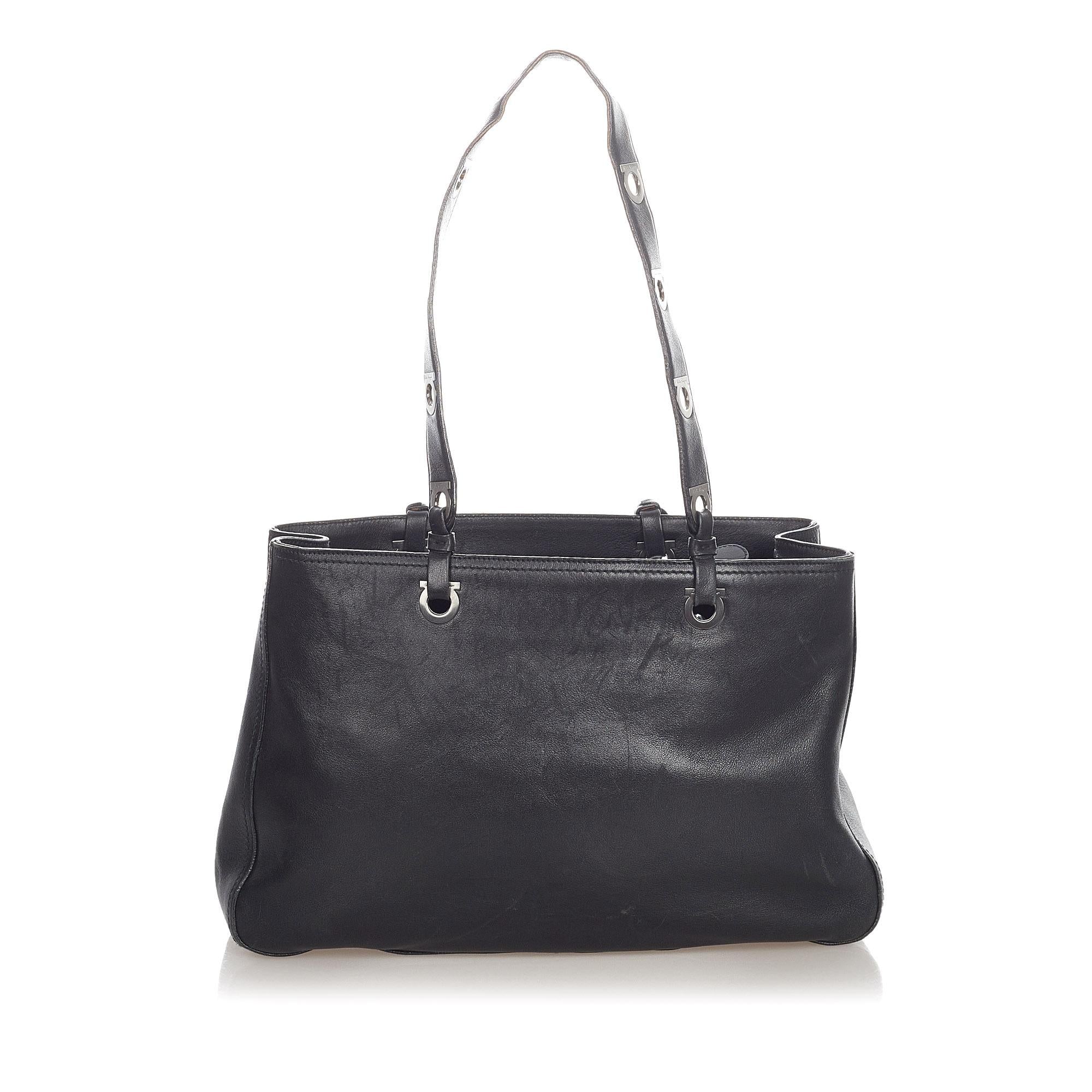 Salvatore Ferragamo Gancini Leather Tote Bag (SHG-31545)