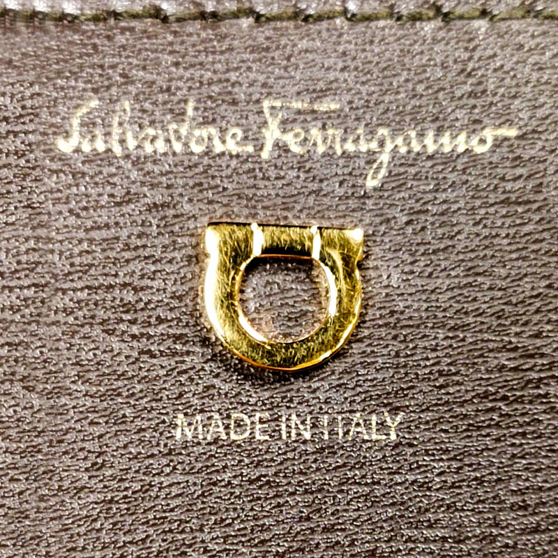 Salvatore Ferragamo Gancini Leather Tote Bag (SHG-35124)