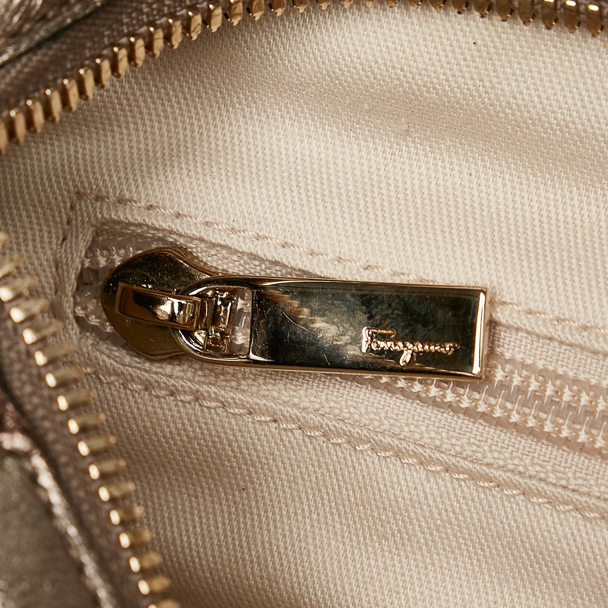 Salvatore Ferragamo Gancini Marisa Leather Shoulder Bag (SHG-33313)