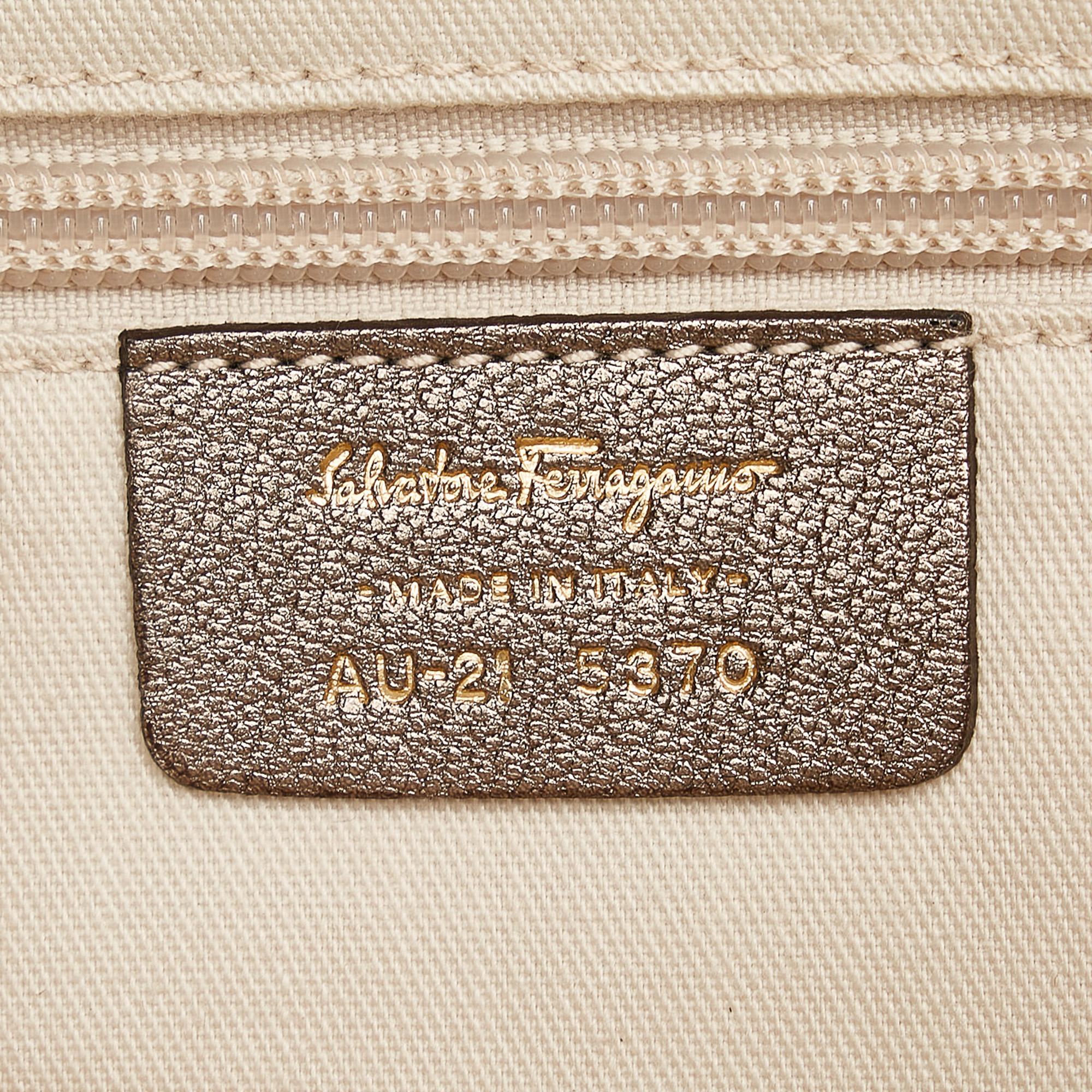 Salvatore Ferragamo Gancini Marisa Leather Shoulder Bag (SHG-33313)