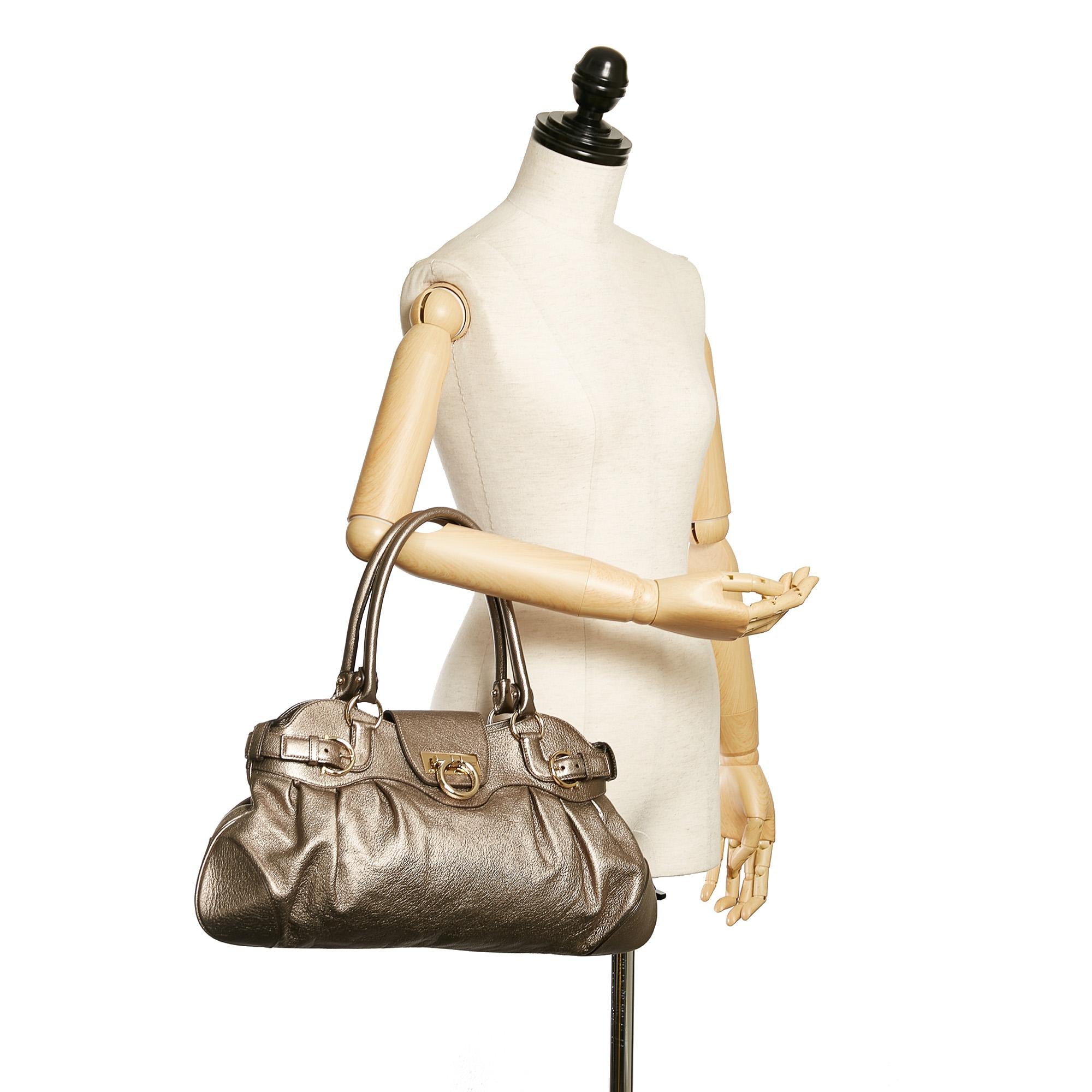 Salvatore Ferragamo Gancini Marisa Leather Shoulder Bag (SHG-33313)