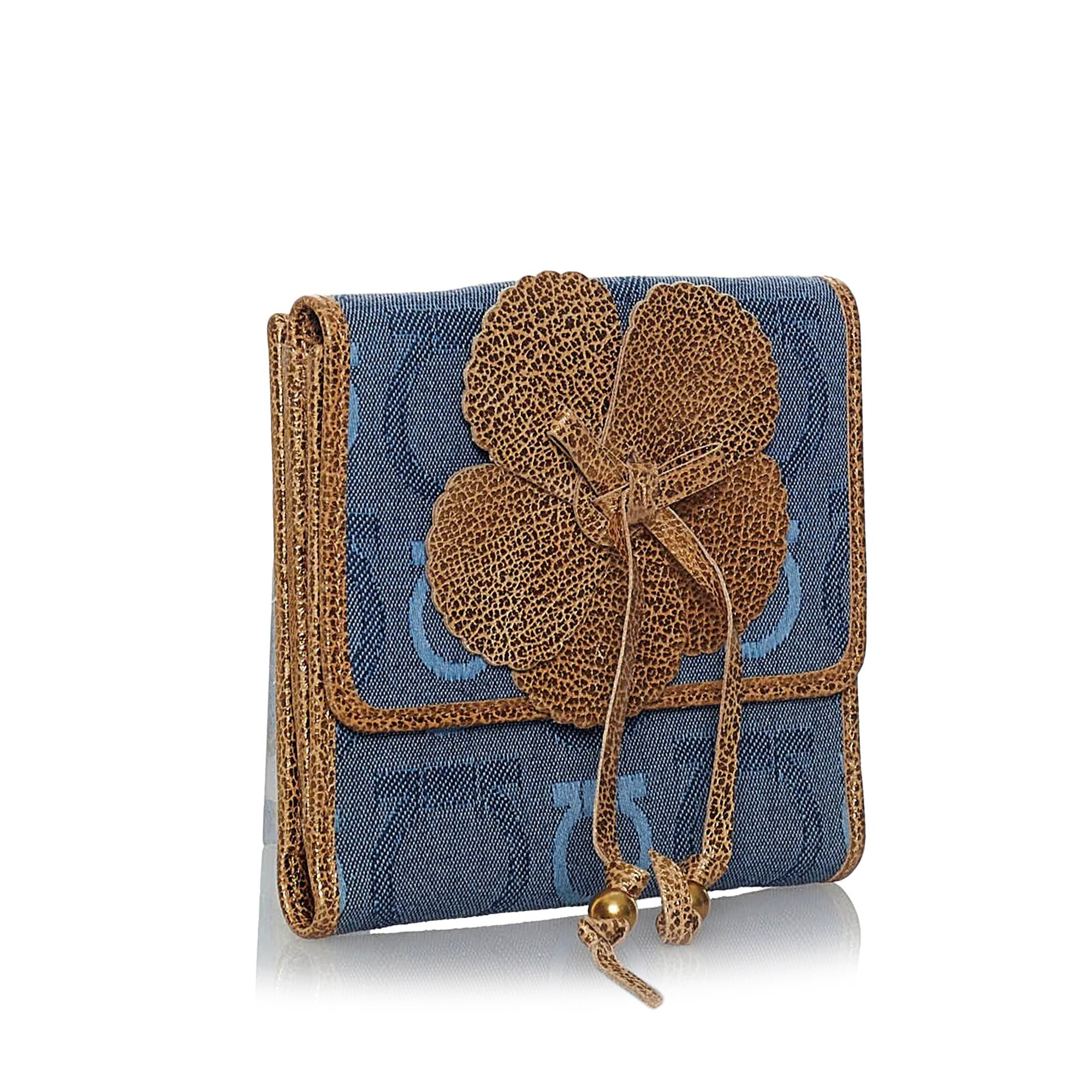 Salvatore Ferragamo Gancini Small Wallet (SHG-34951)