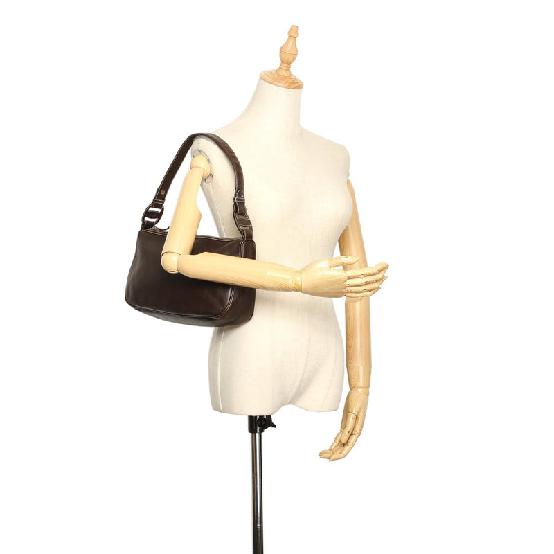 Salvatore Ferragamo Leather Shoulder Bag (SHG-31535)