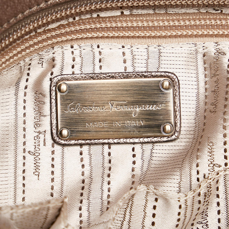 Salvatore Ferragamo Leather Shoulder Bag (SHG-31188)