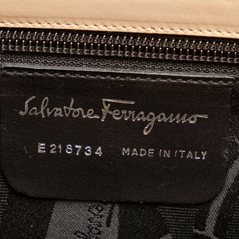 Salvatore Ferragamo Leather Shoulder Bag (SHG-34957)