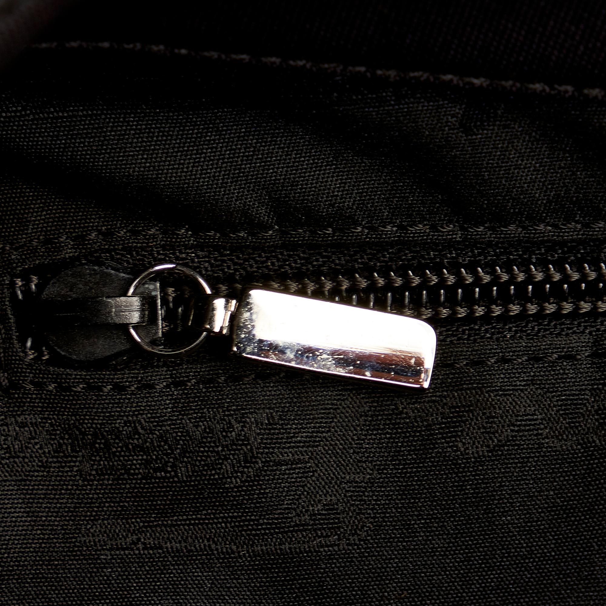 Salvatore Ferragamo Nylon Shoulder Bag (SHG-25387)