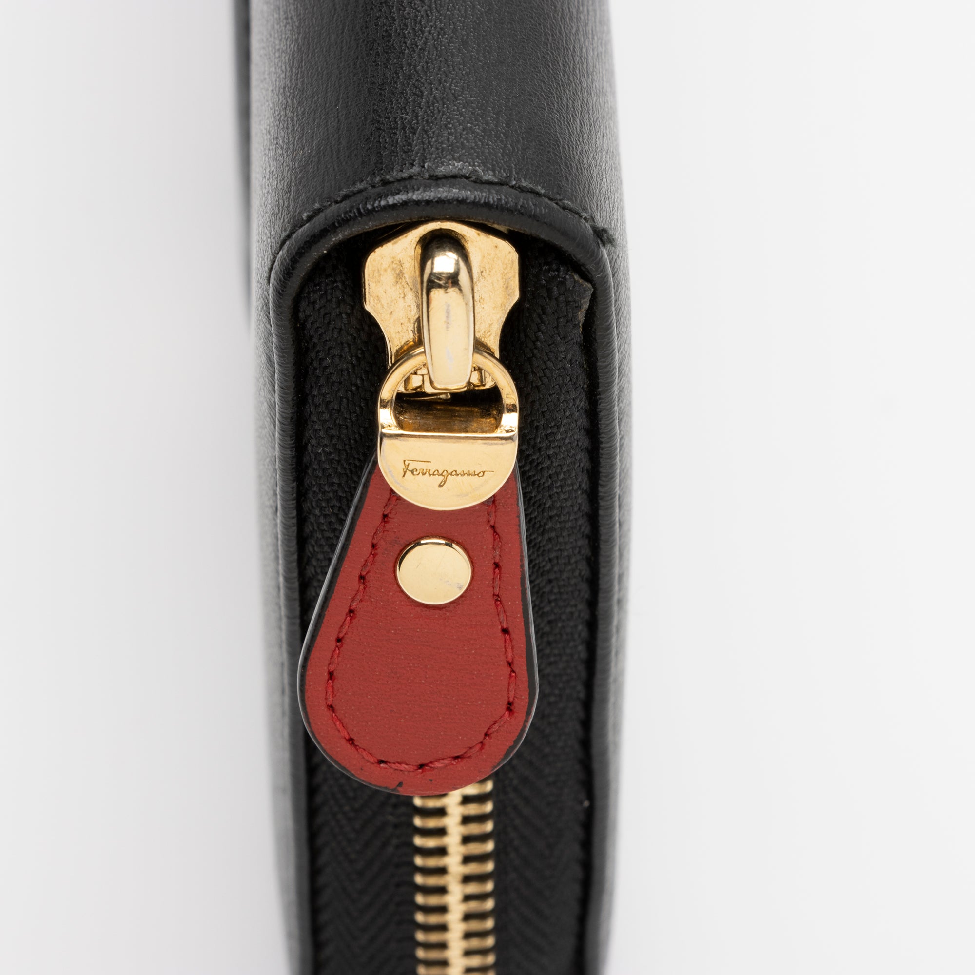 Salvatore Ferragamo Smooth Calfskin Gancio Zip Around Continental Wall