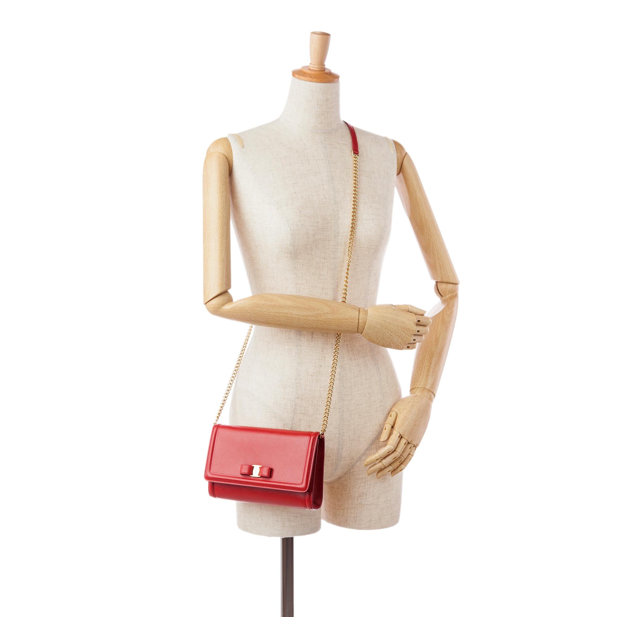 Salvatore Ferragamo Ginny Vara レザーバッグ Shop Pre‑Owned Authentic Salvatore Ferragamo Ginny Medium Vara