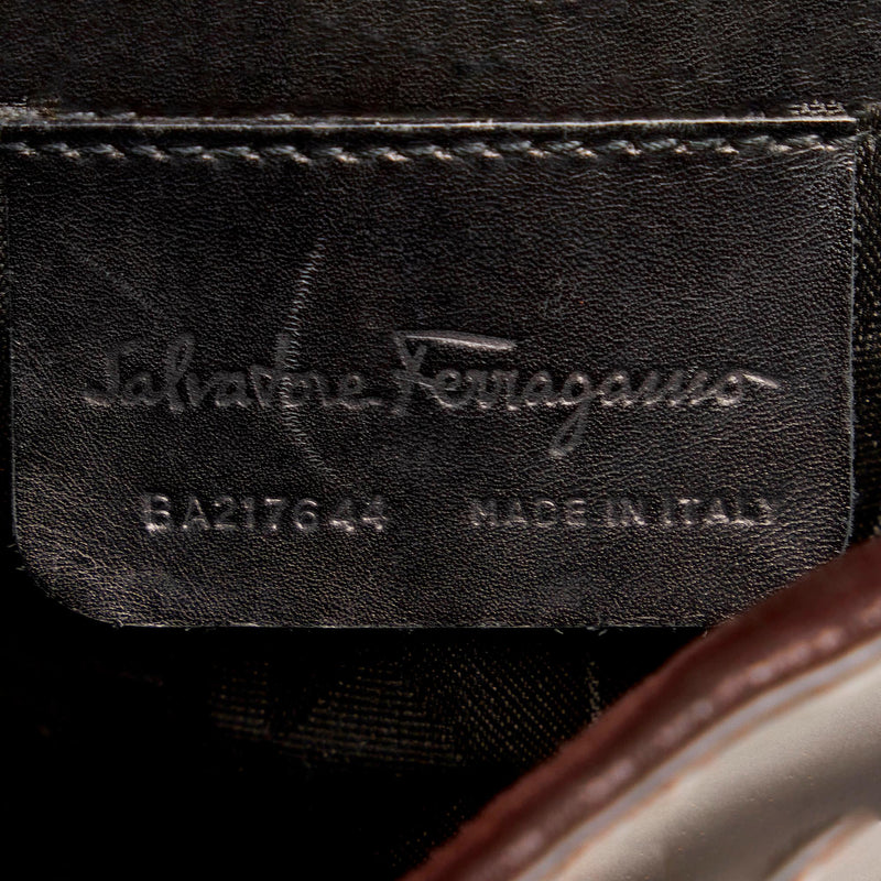 Salvatore Ferragamo Vara Leather Shoulder Bag (SHG-30632)